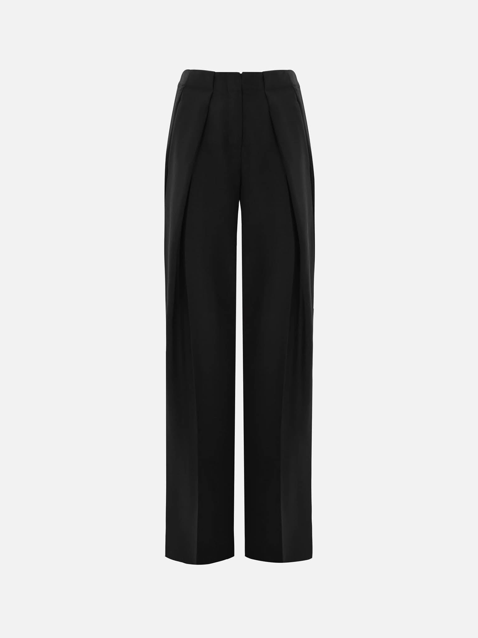 بنطلون فضفاض مناسب مع طيات في الأمام