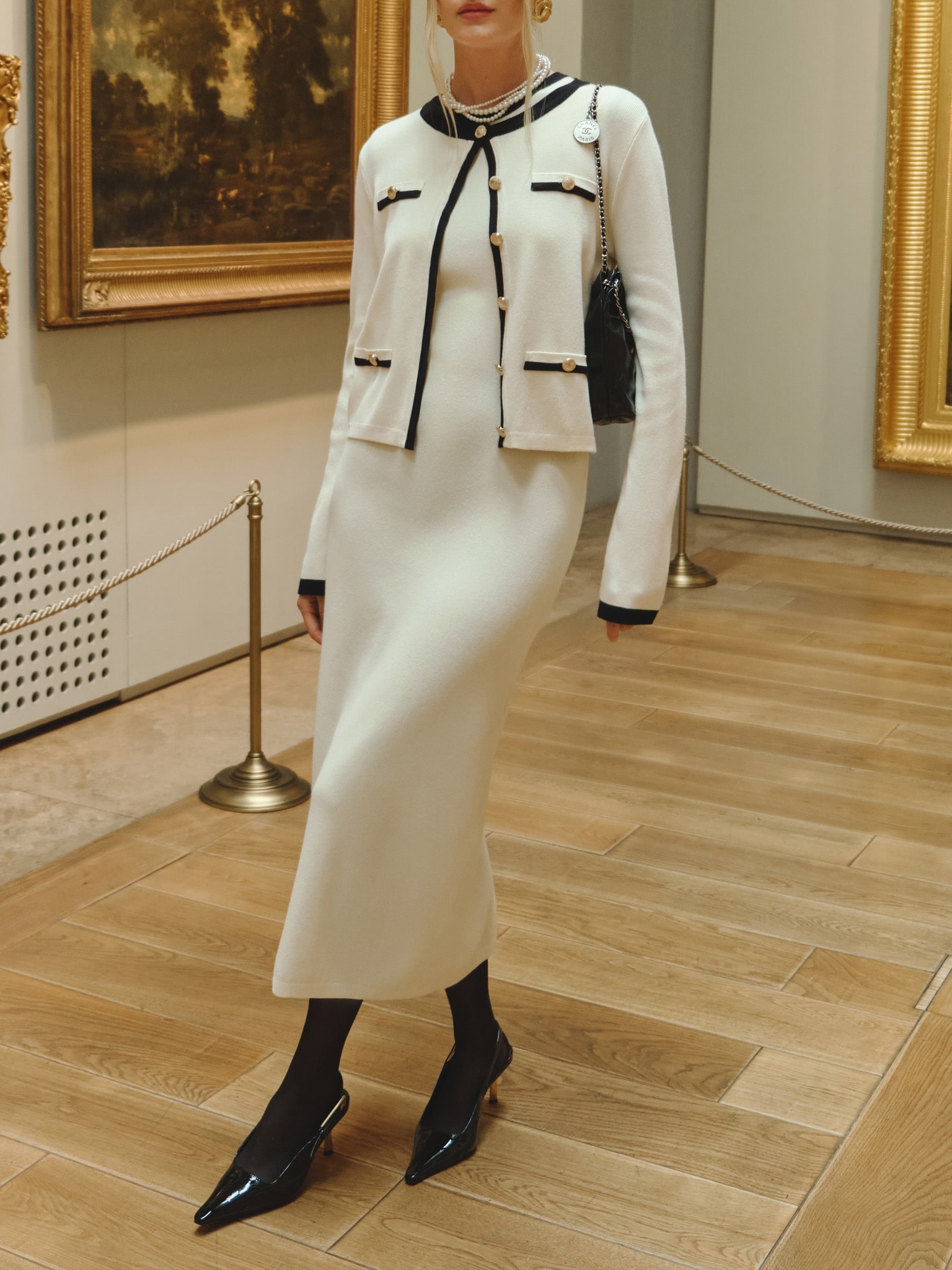 Sleeveless knitted midi dress with contrasting details