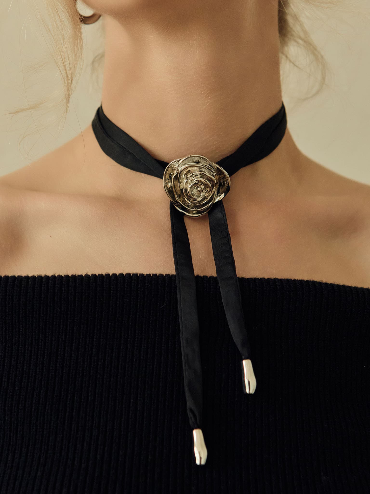 Ribbon choker with metal flower LICHI Online fashion store