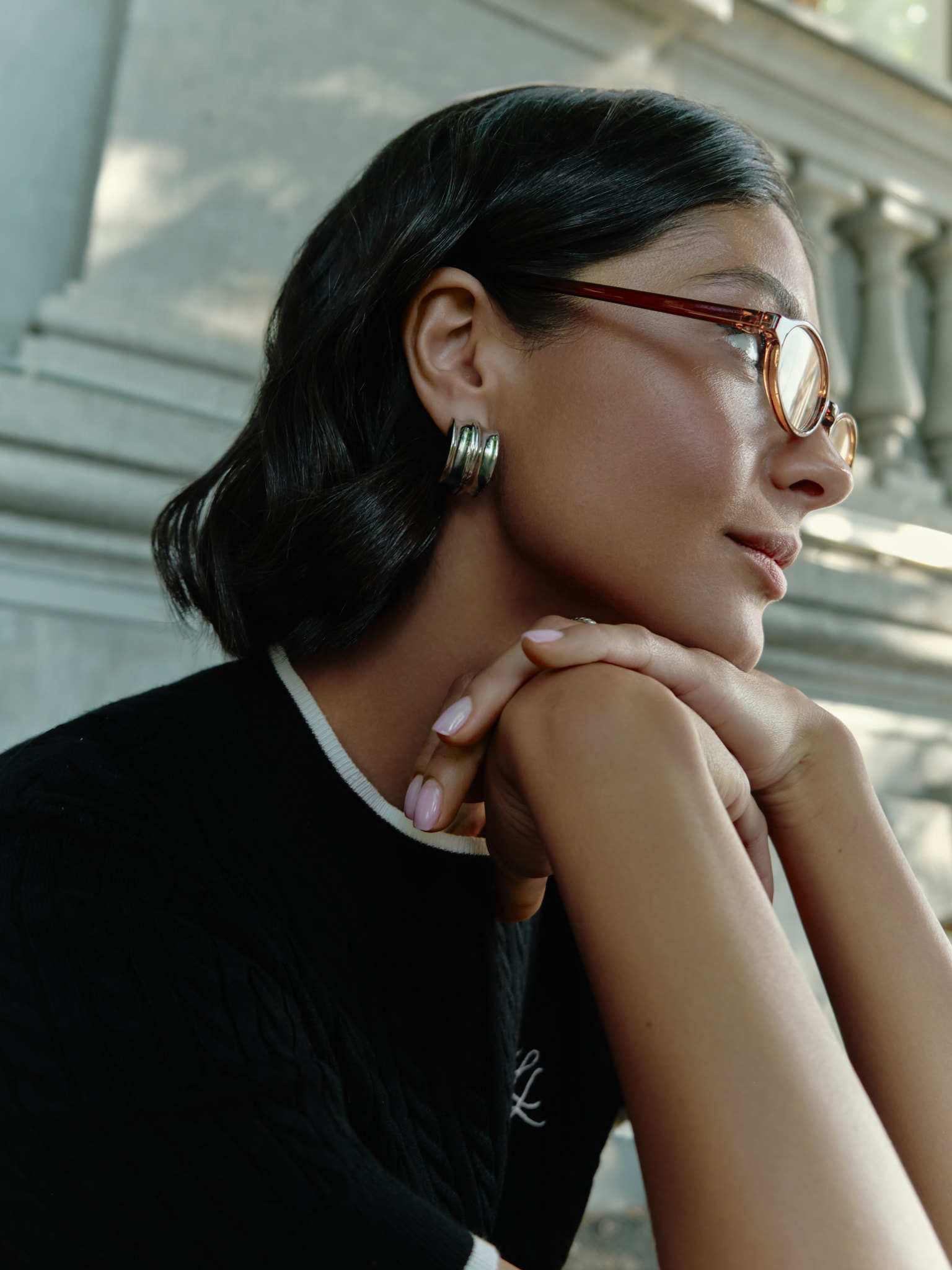 Широкие серьги-полукольца