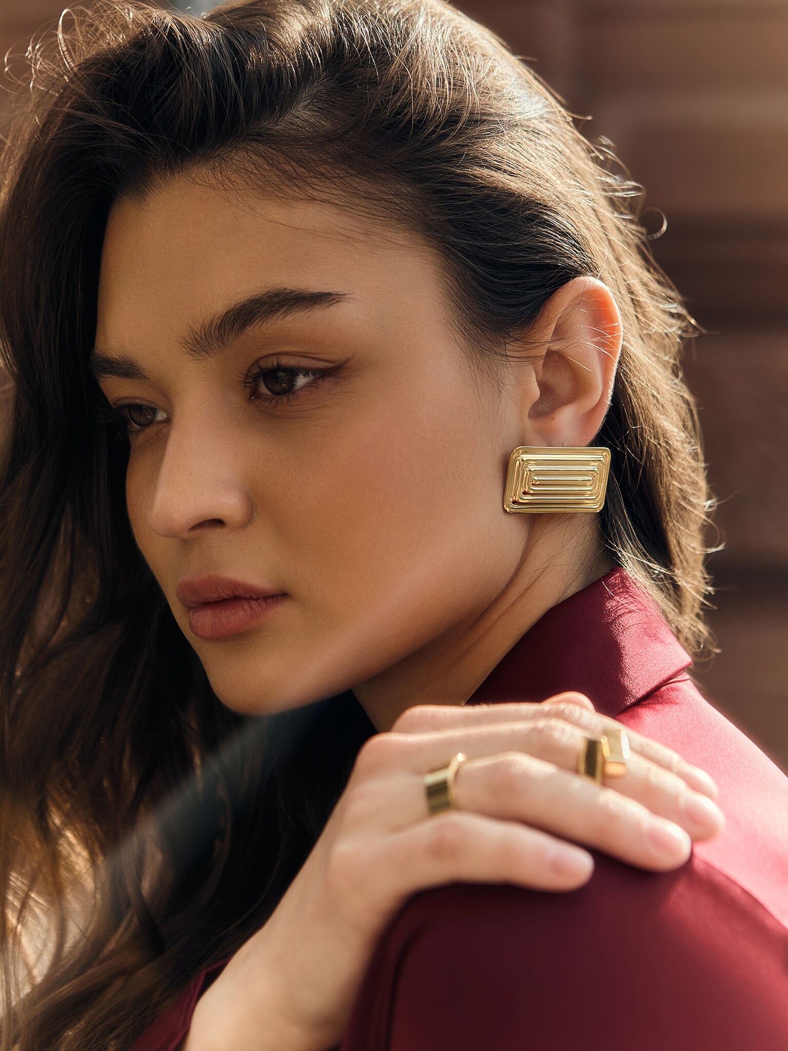 Rectangular stud earrings in textured metal