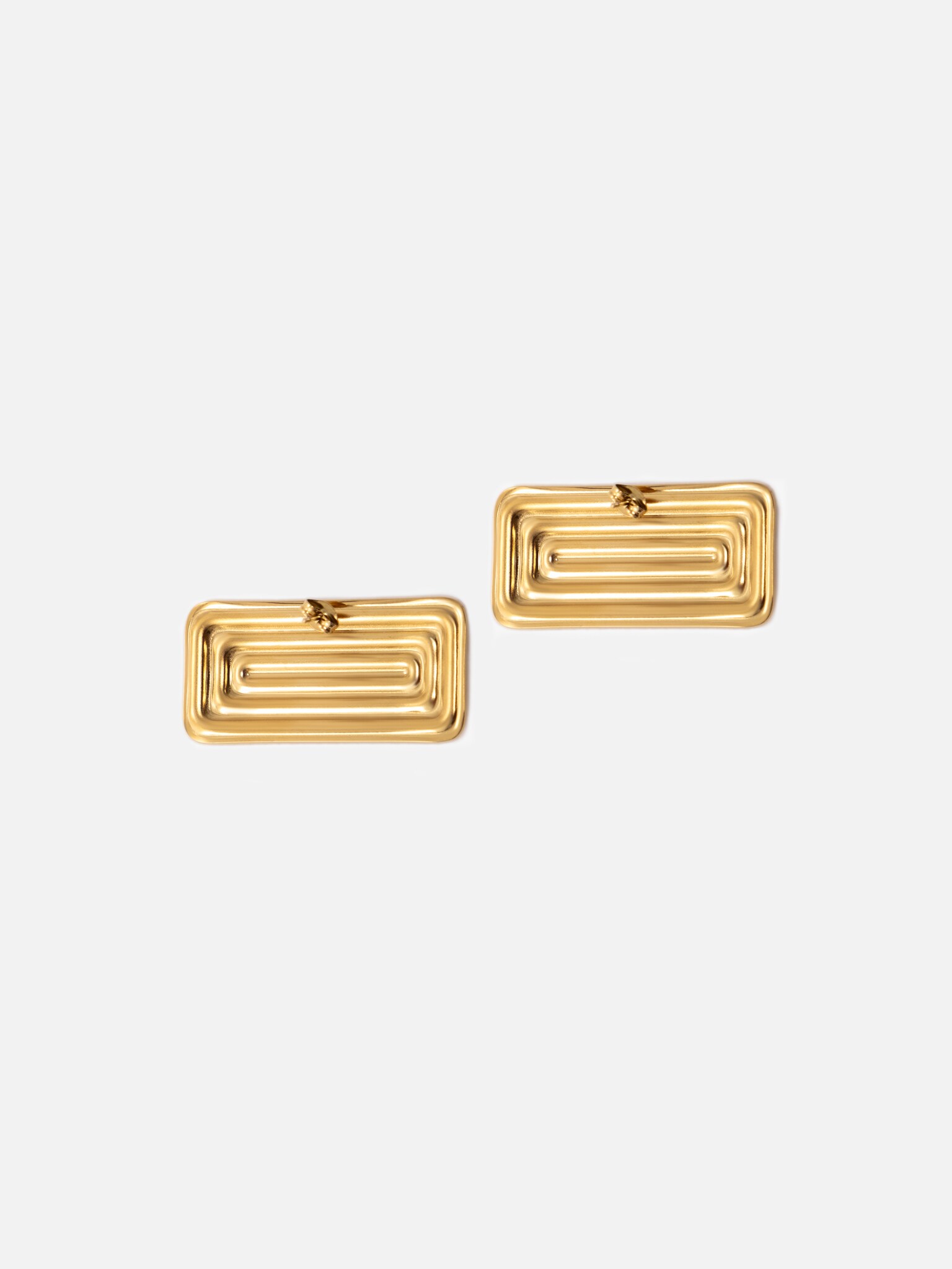 Rectangular stud earrings in textured metal