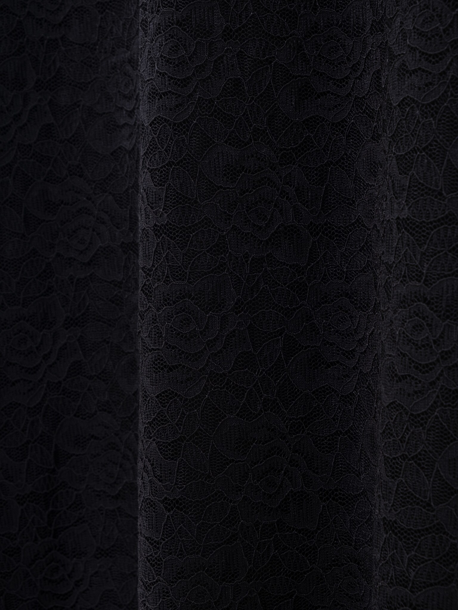 Gipiurowa sukienka maxi z ażurowym kołnierzem