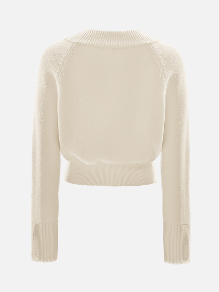 Cropped jumper with V-neckline and ribbed details
