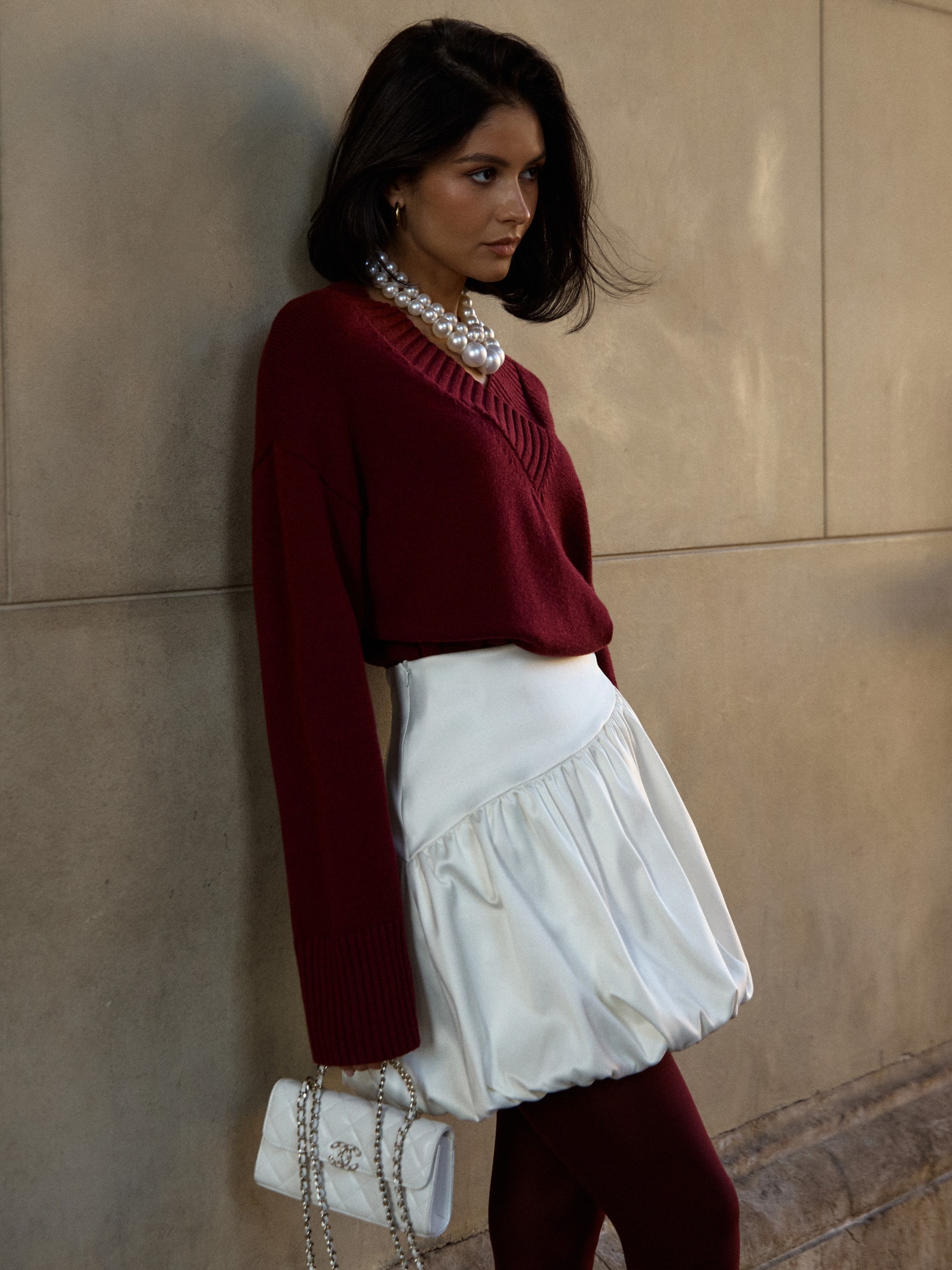 Loose jumper with V-neckline