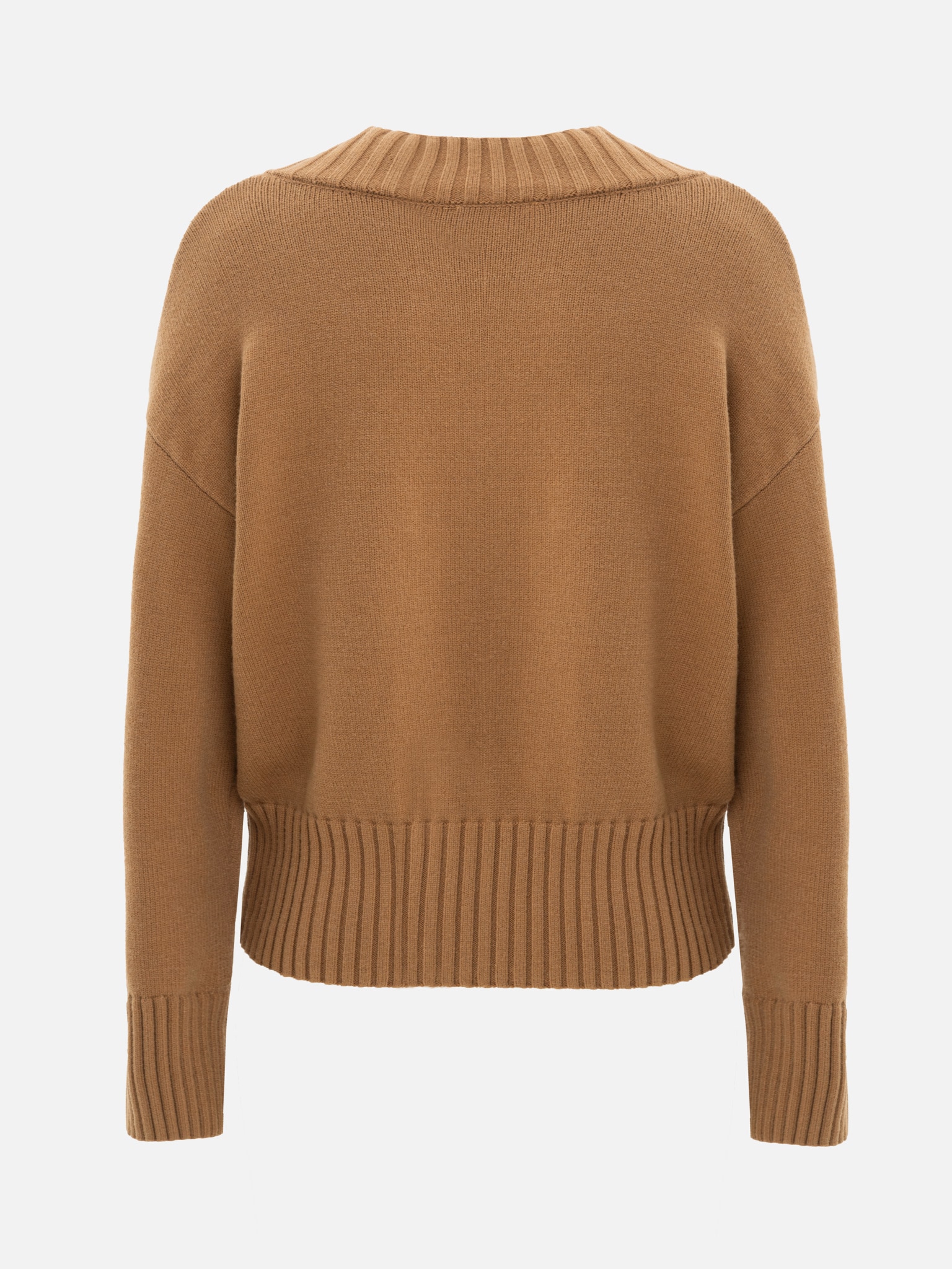 Loose jumper with V-neckline