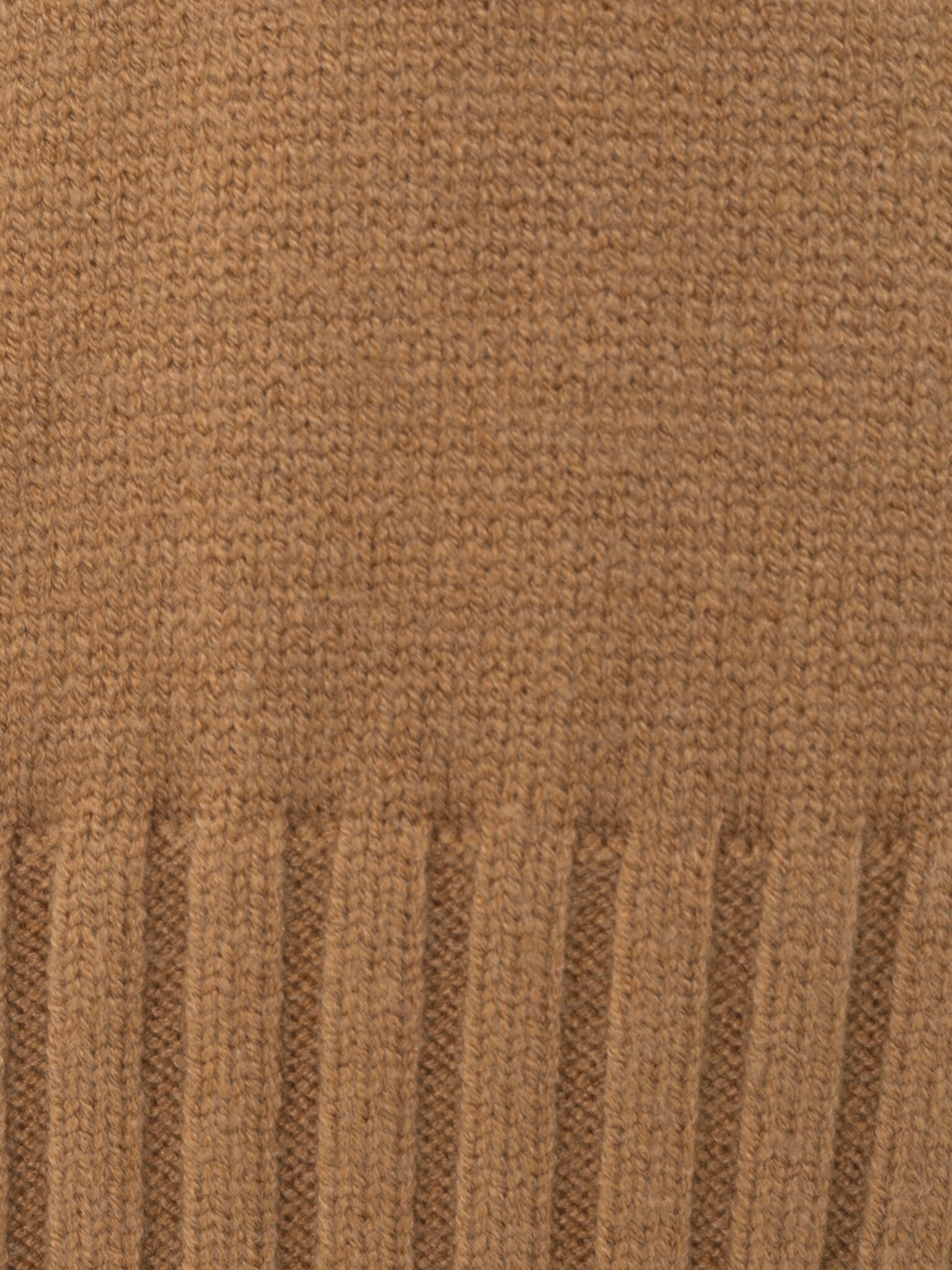Loose jumper with V-neckline