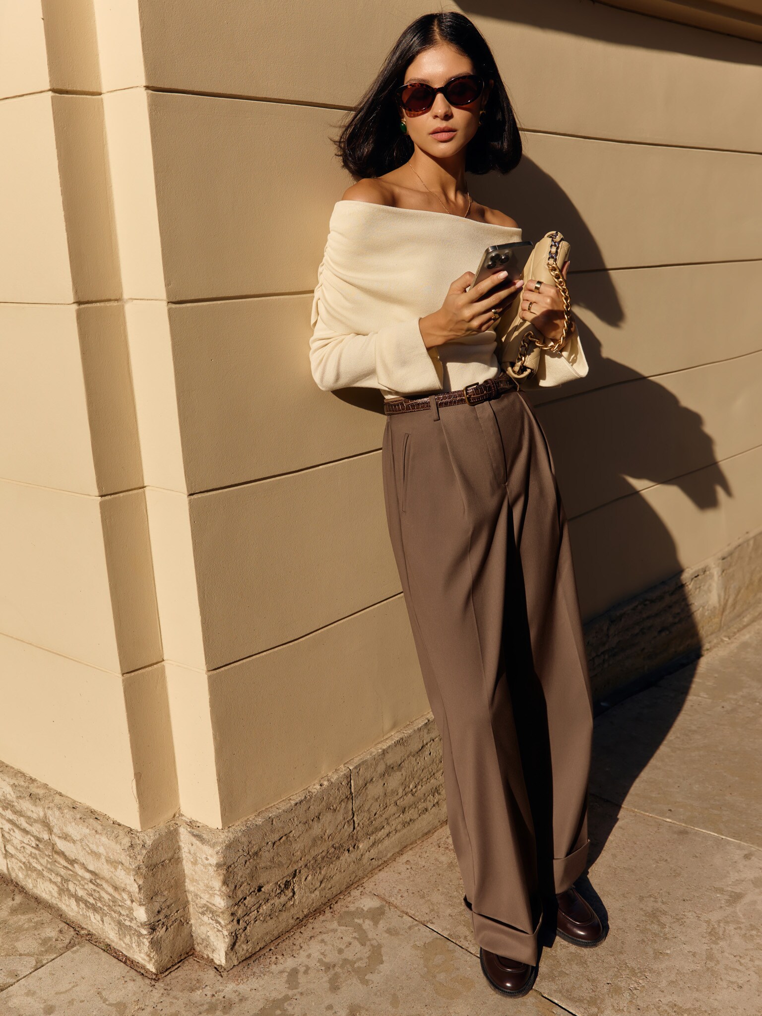 Suiting trousers with waist pleats and lapels