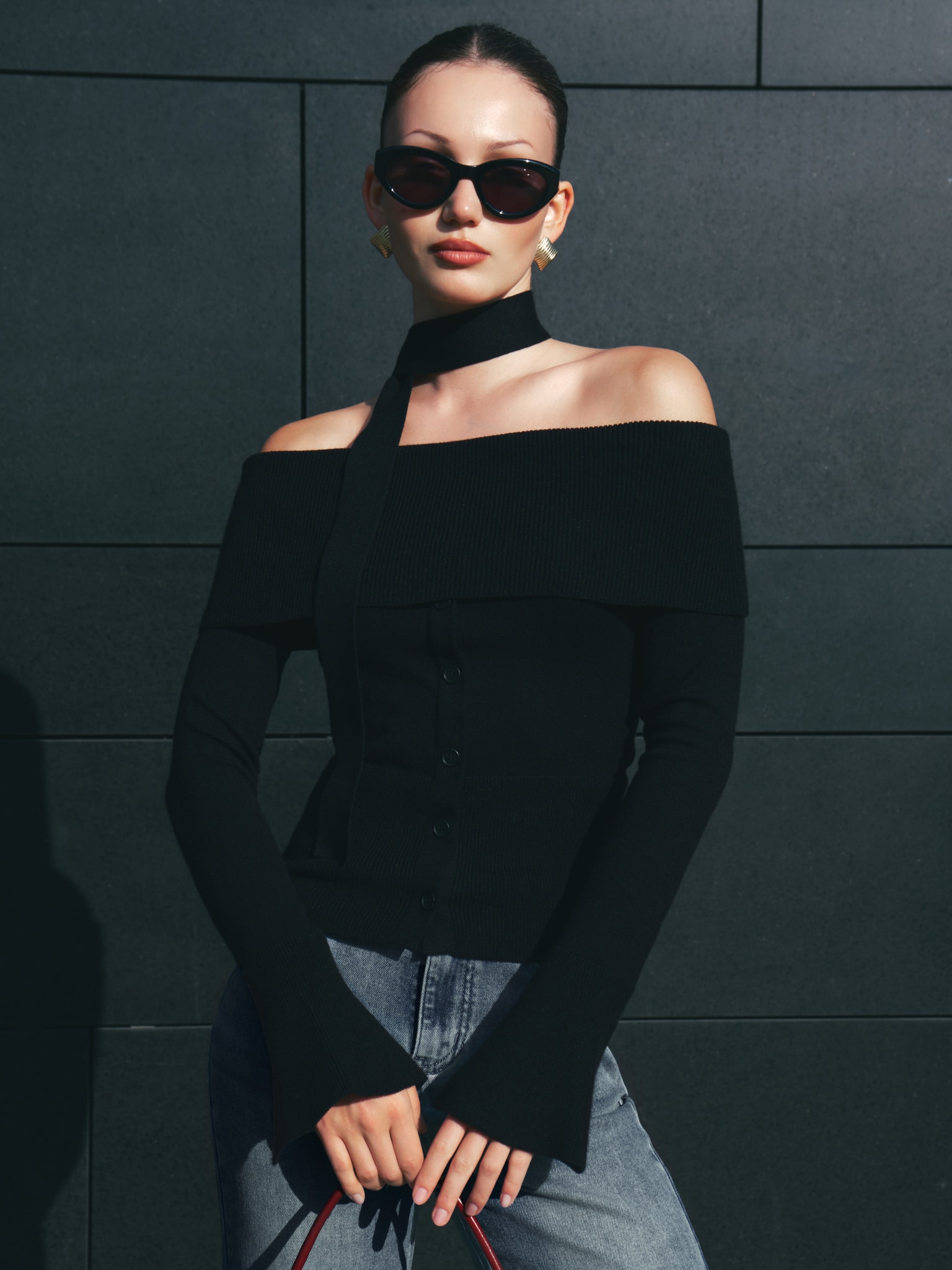 Oberteil aus Strick mit langen Ärmeln und schmalem Schal