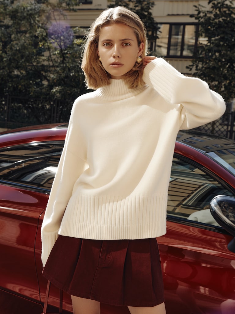 Knitted jumper with ribbed details