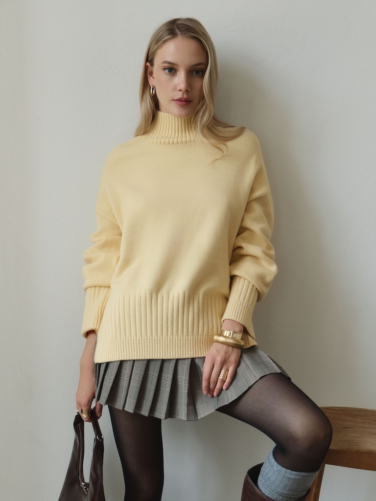 Knitted jumper with ribbed details