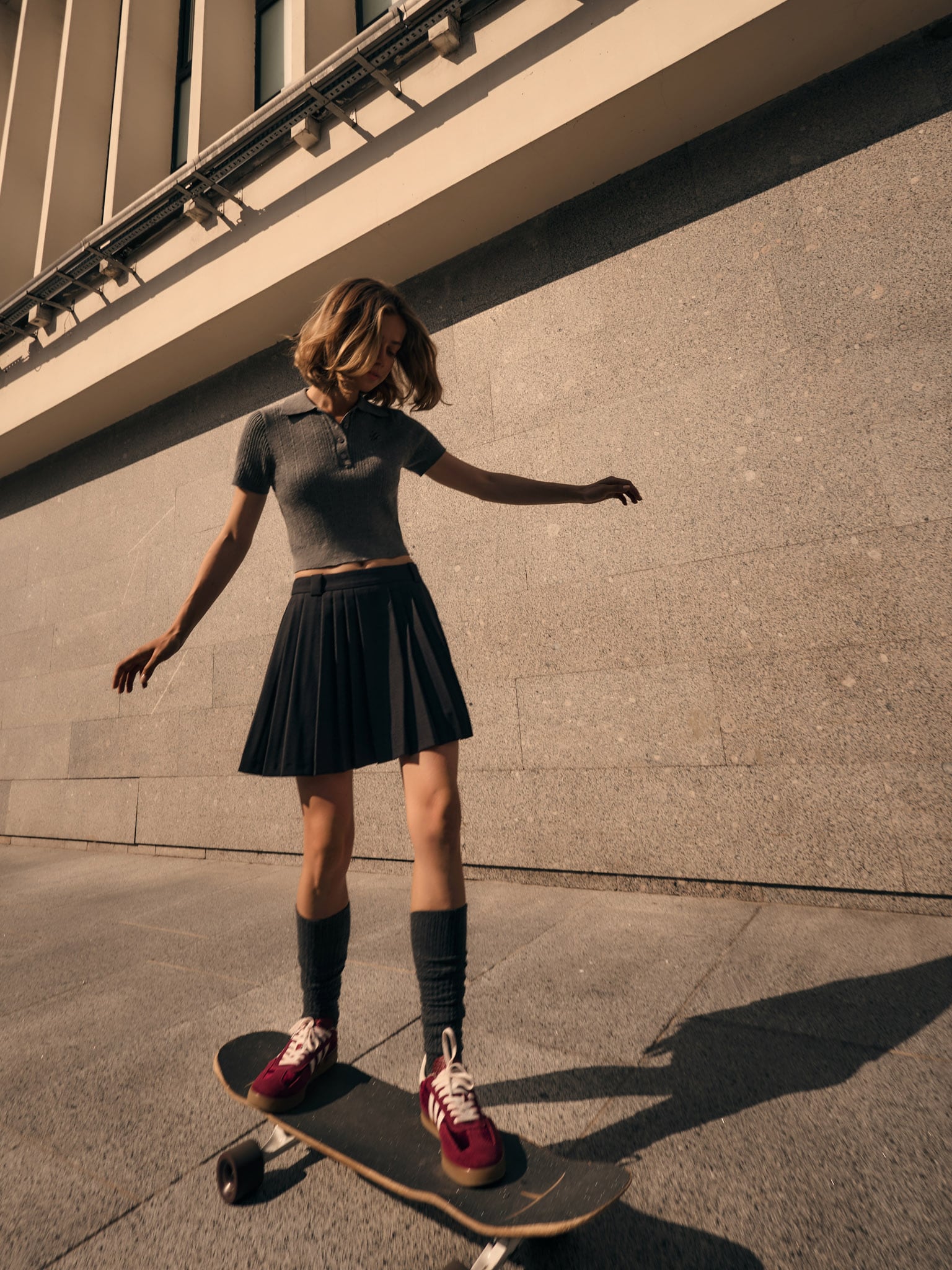 Беріліс қорабына отырыңыз Көрші эротика келді