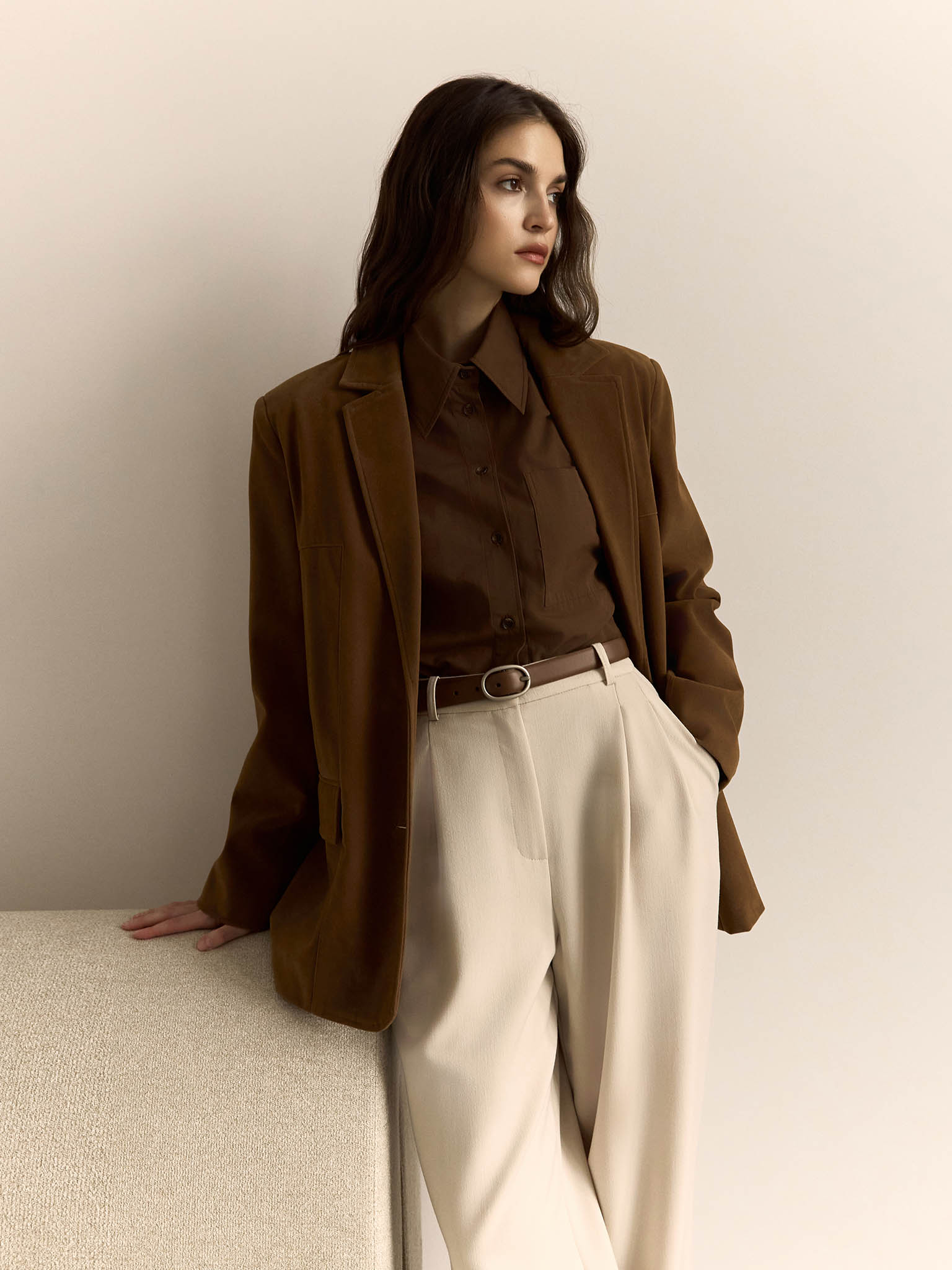 Leather belt with matte oval buckle