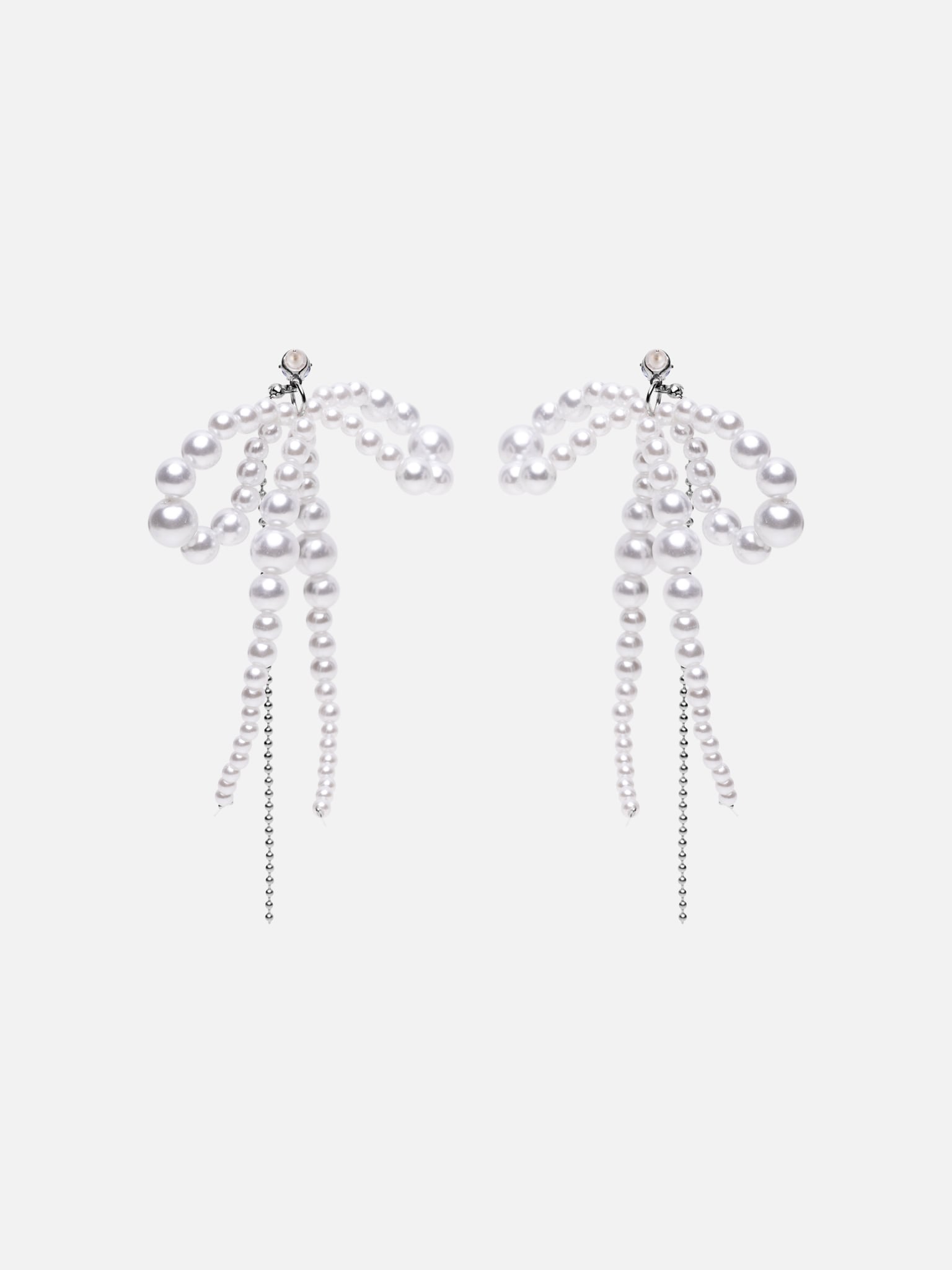 Earrings with pearl bows