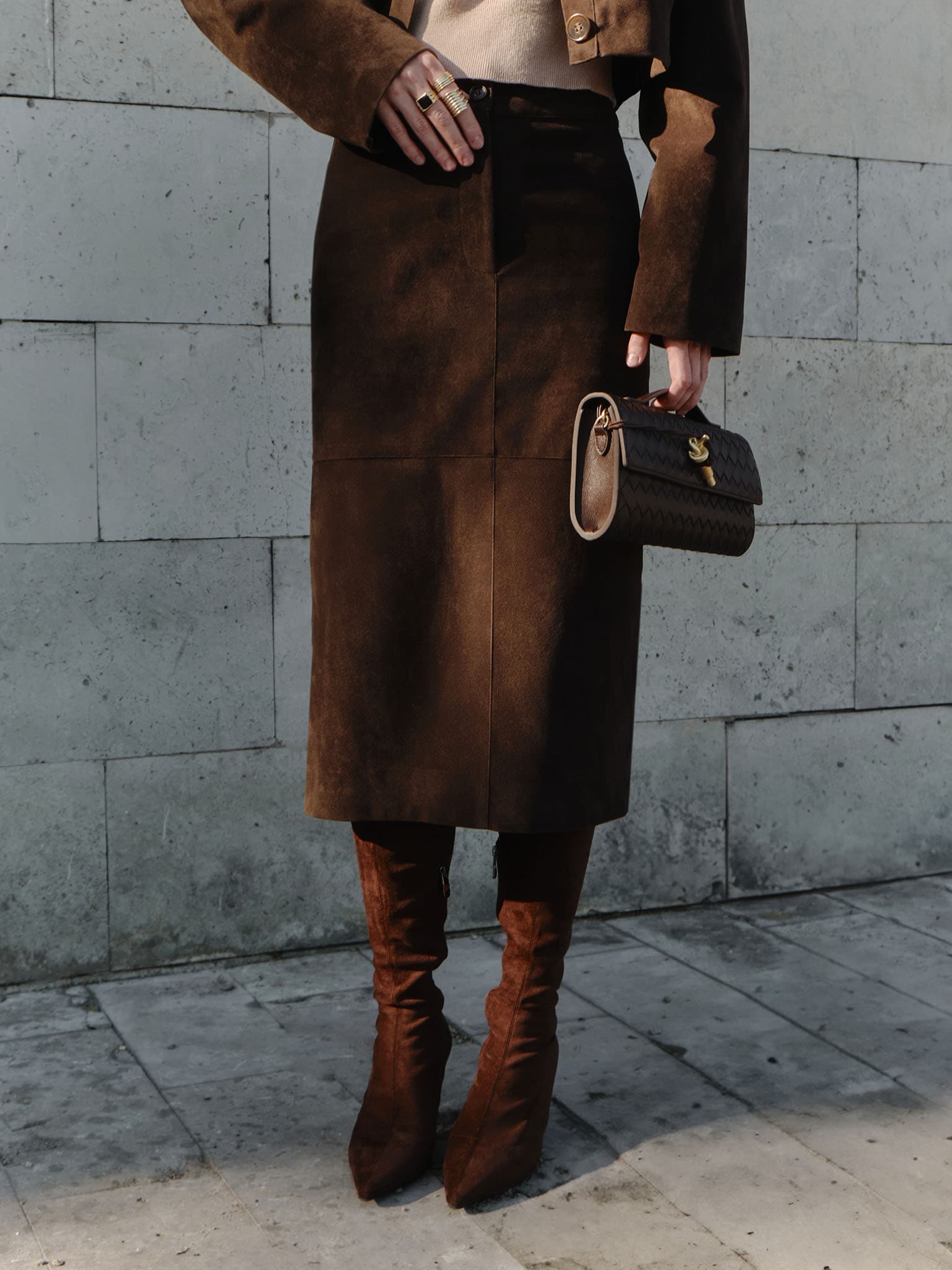 Prosta spódnica midi z eko zamszu