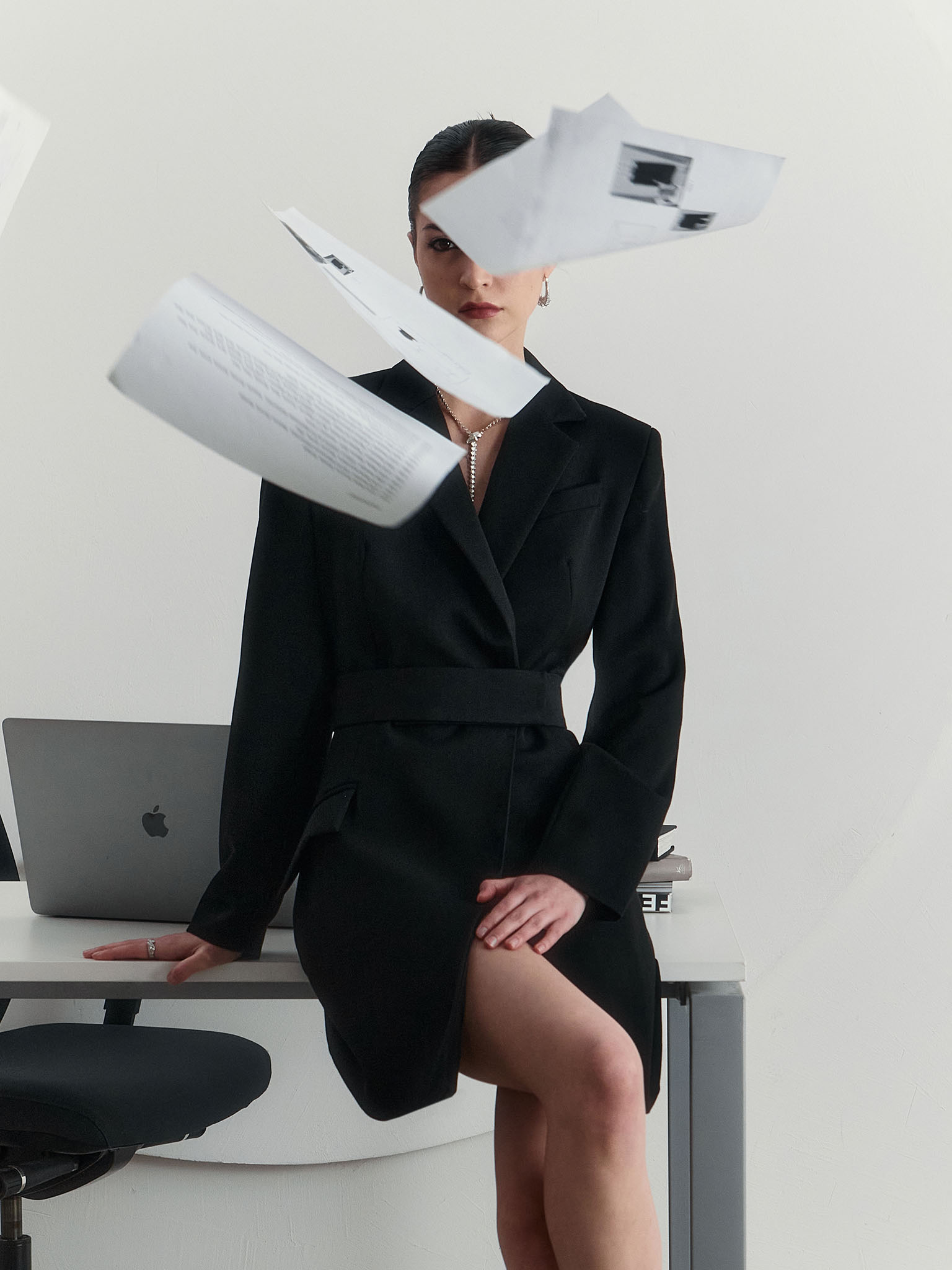 Платье-жакет мини с широким поясом