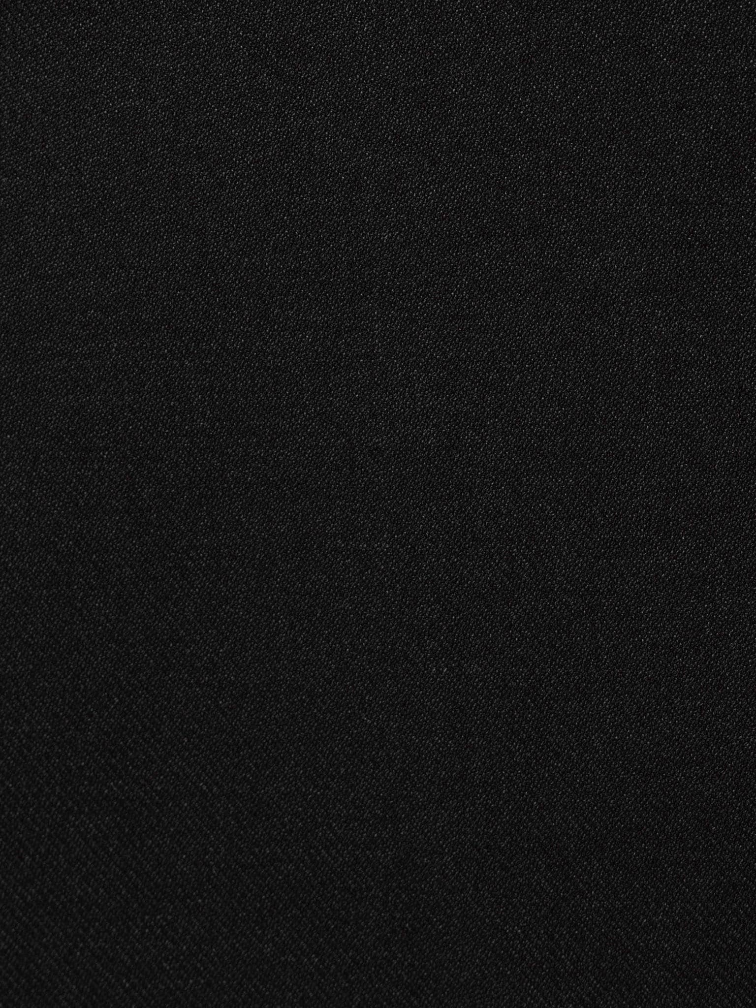 Single-breasted jacket with fitted silhouette