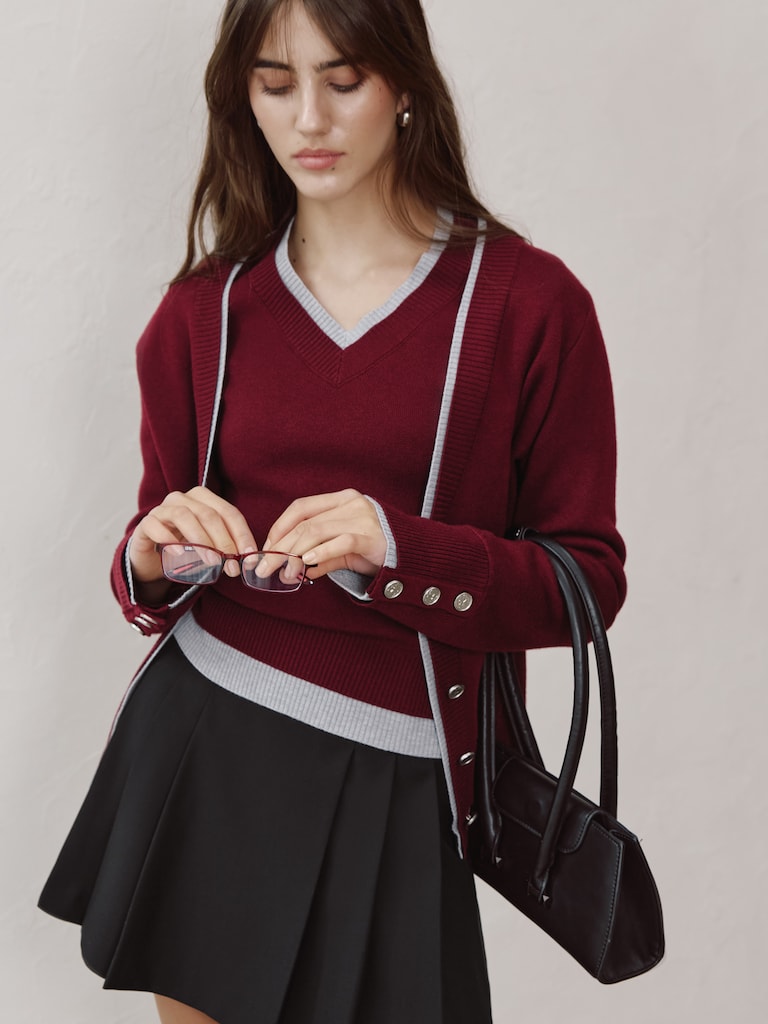 Кардиган с контрастными деталями и металлическими пуговицами