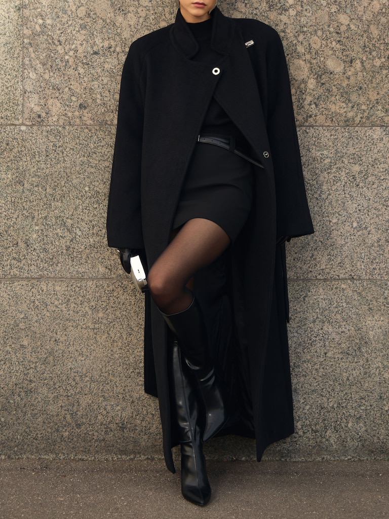 Woollen maxi coat with metal clasp at the shoulder