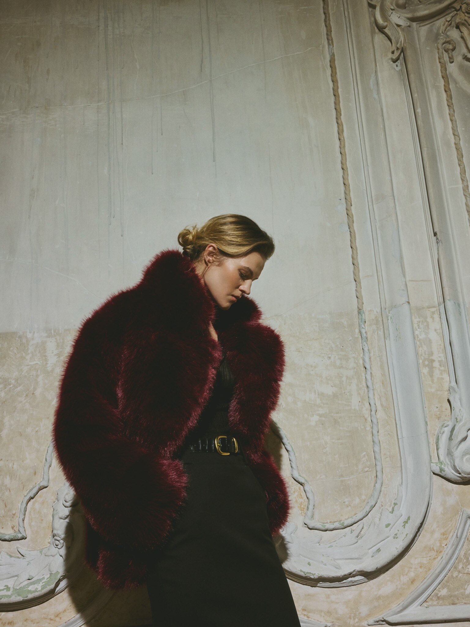 Short eco-coat with voluminous collar