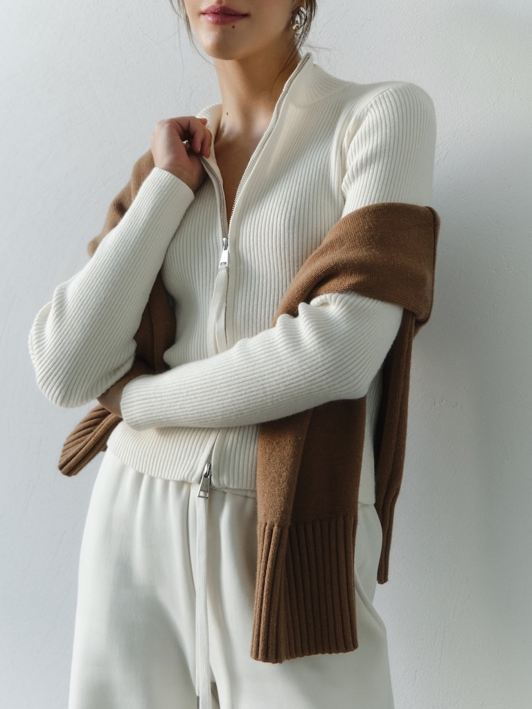 Rib-knit cardigan with zip fastening