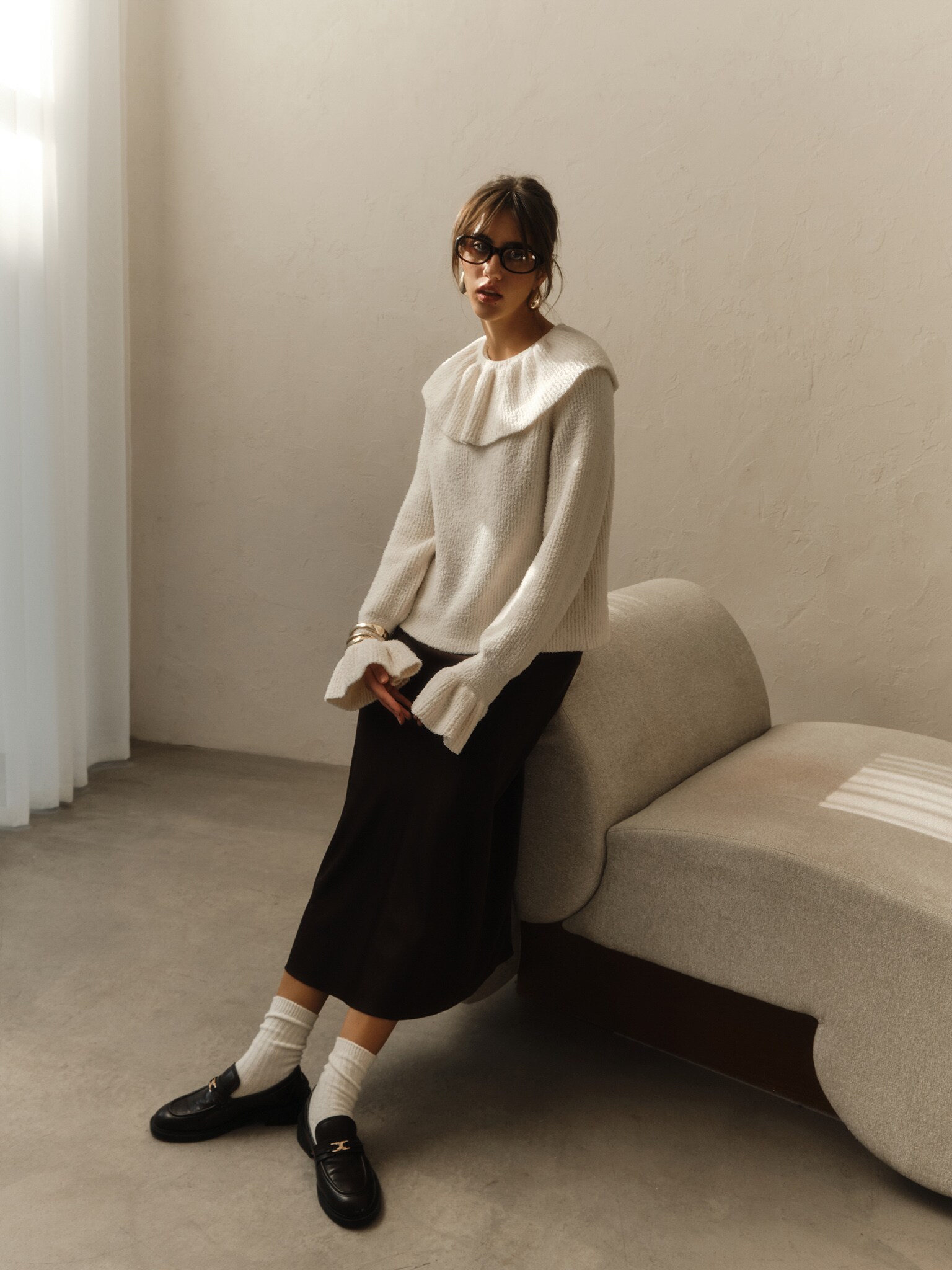 Свитер с воланами на воротнике и рукавах :: LICHI - Online fashion store