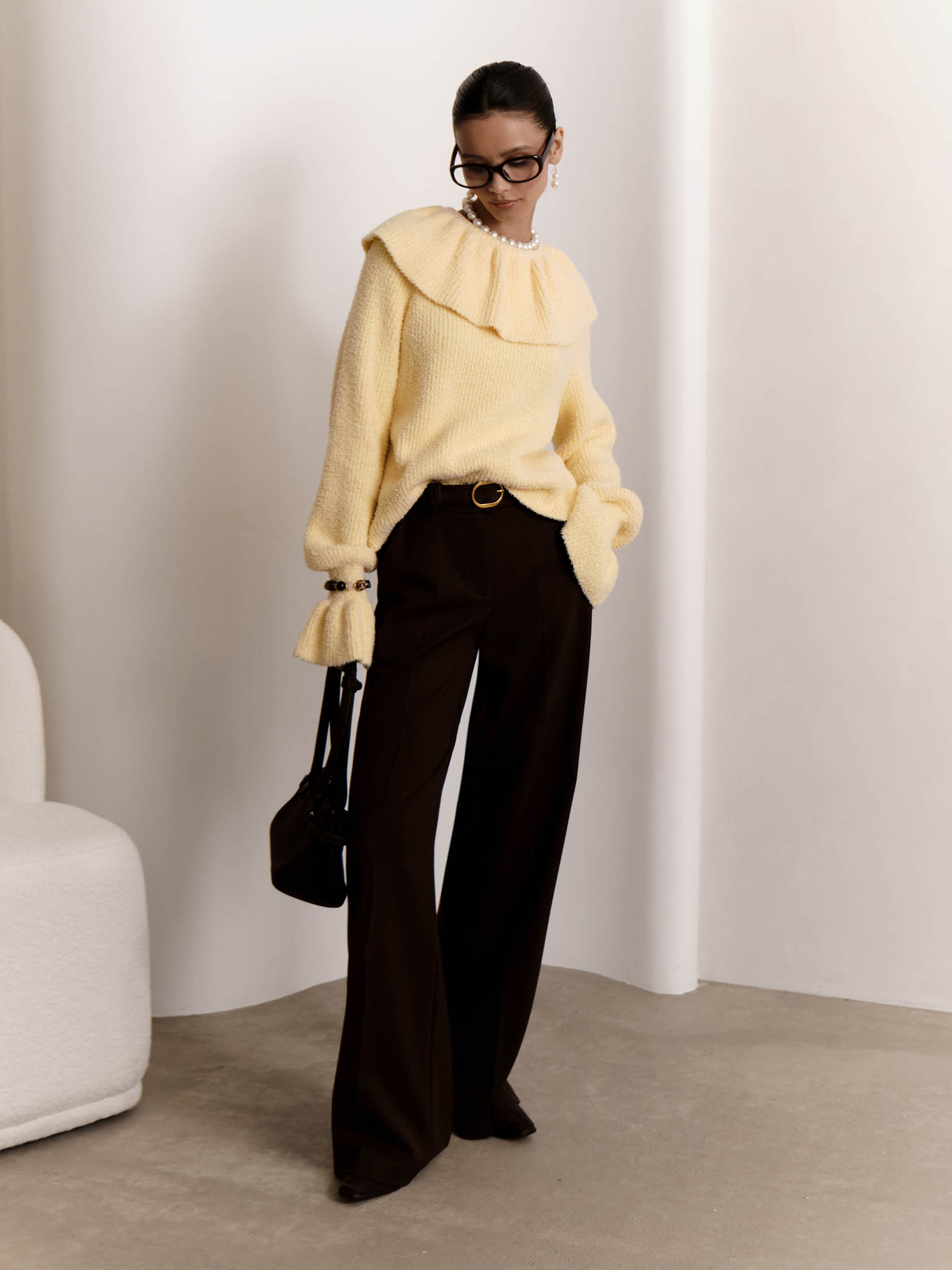 Свитер с воланами на воротнике и рукавах :: LICHI - Online fashion store