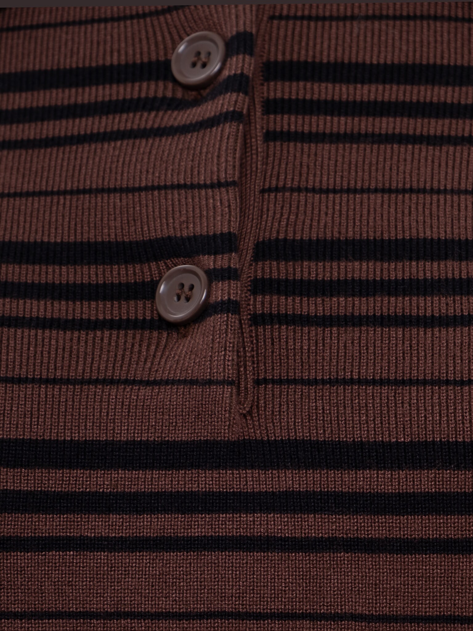 Striped knitted polo with long sleeves