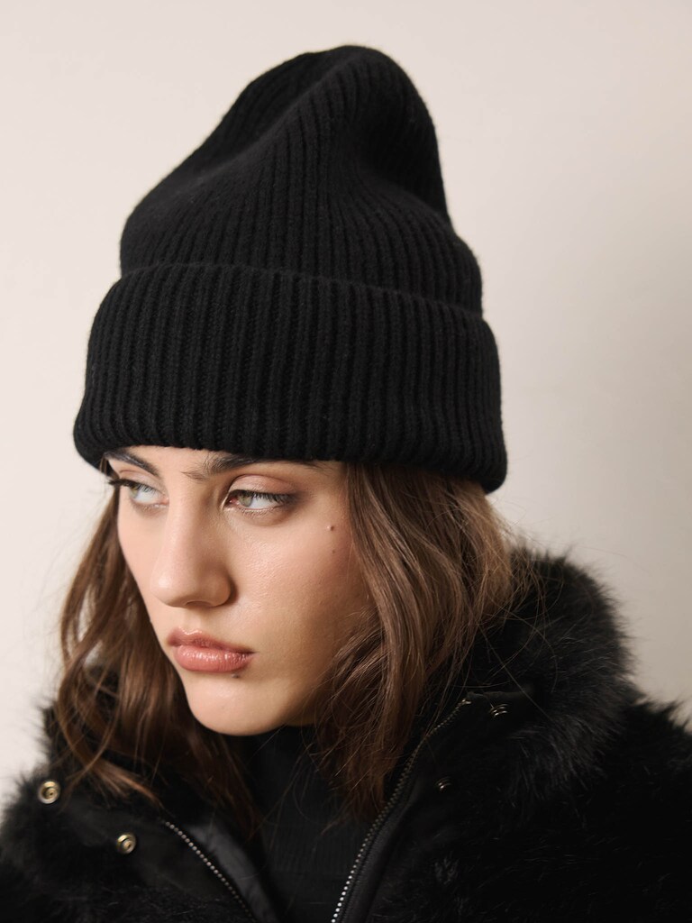 Woollen ribbed beanie