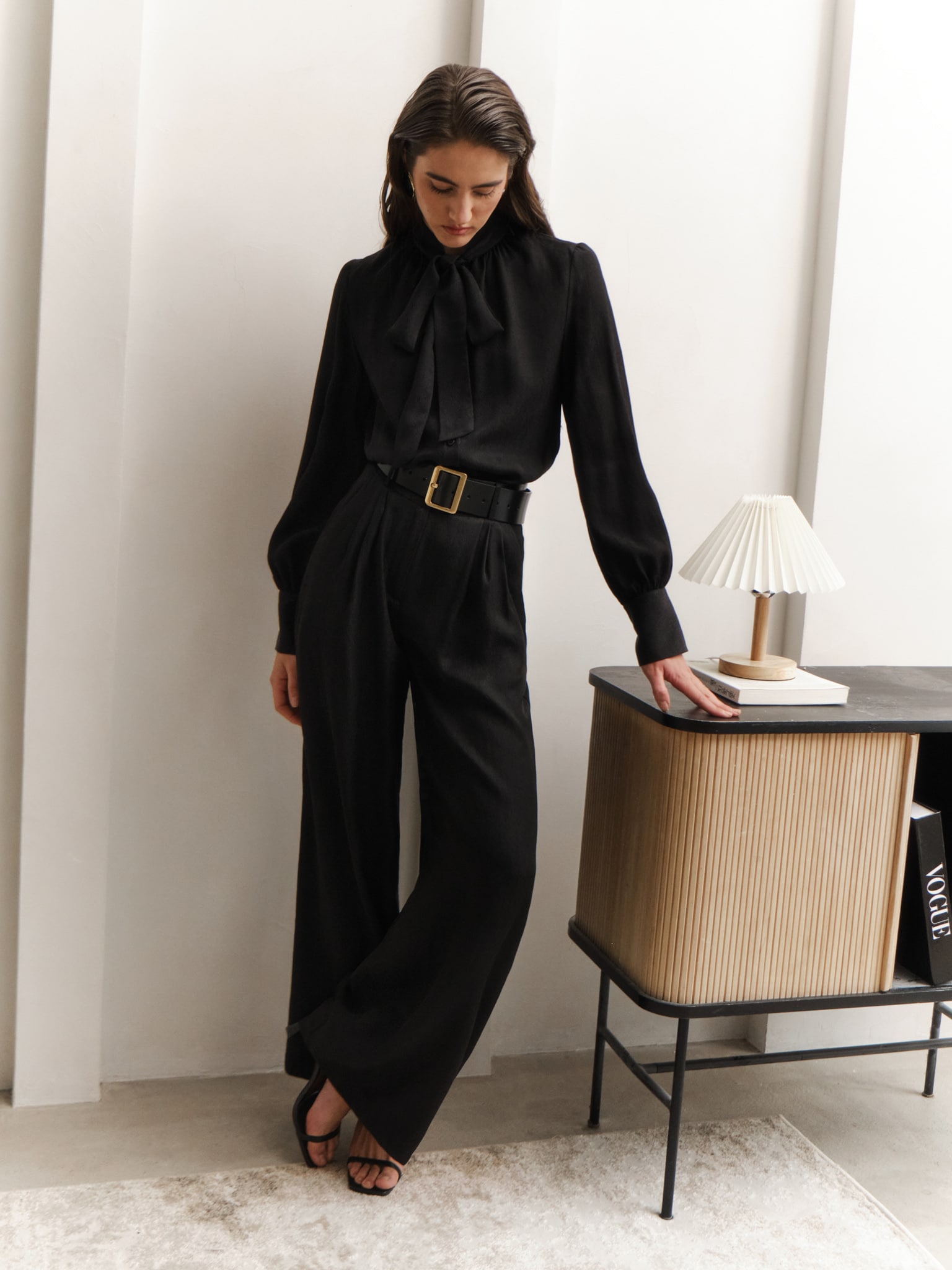 Lockere Bluse mit Bändern am Kragen