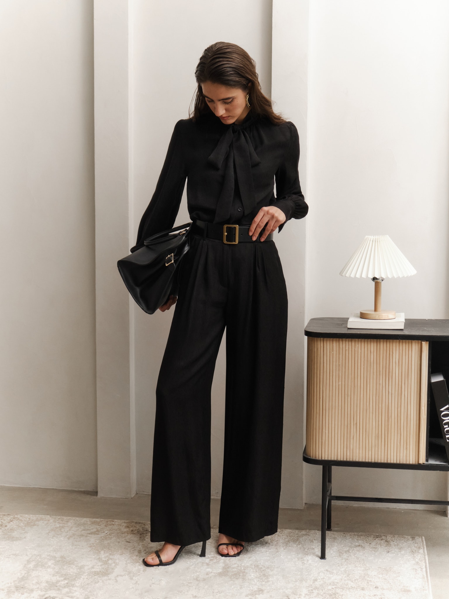 Lockere Bluse mit Bändern am Kragen