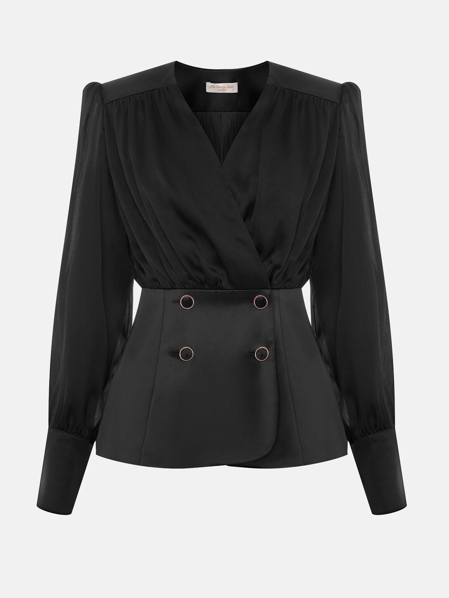 Flowing blouse with a waistband and large buttons