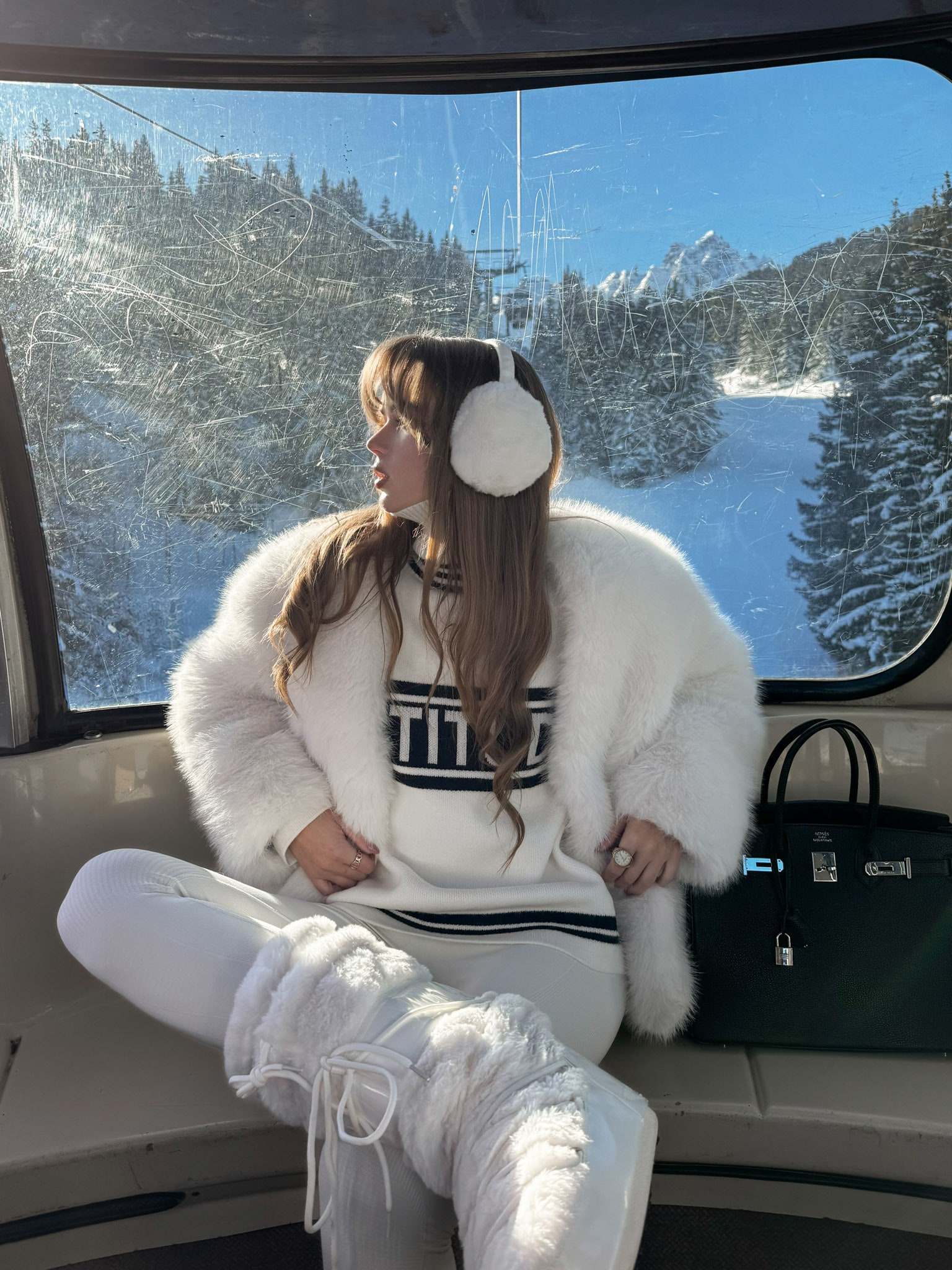 Пальто и куртки Lichi Короткая экошуба с пышным ворсом