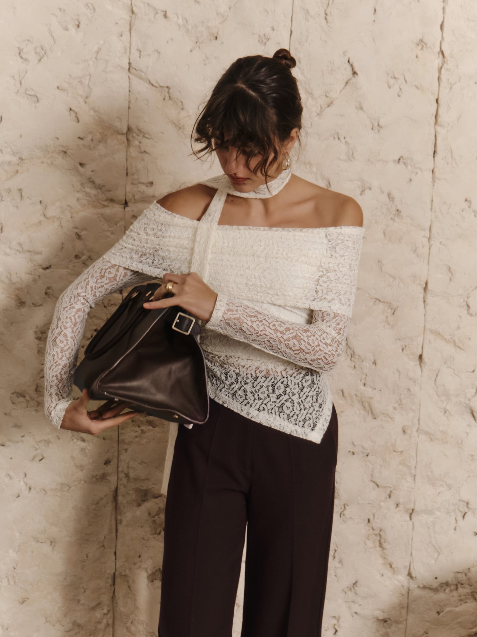 Брюки свободного кроя из костюмной ткани