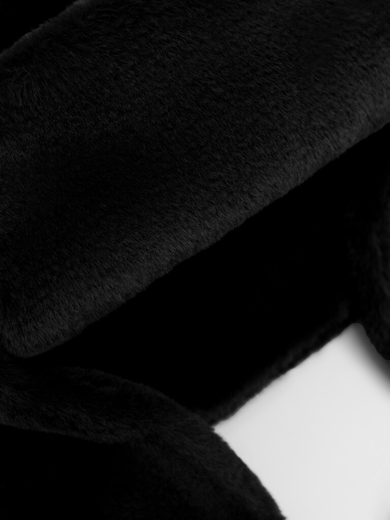 Ushanka-Mütze aus Eco-Pelz