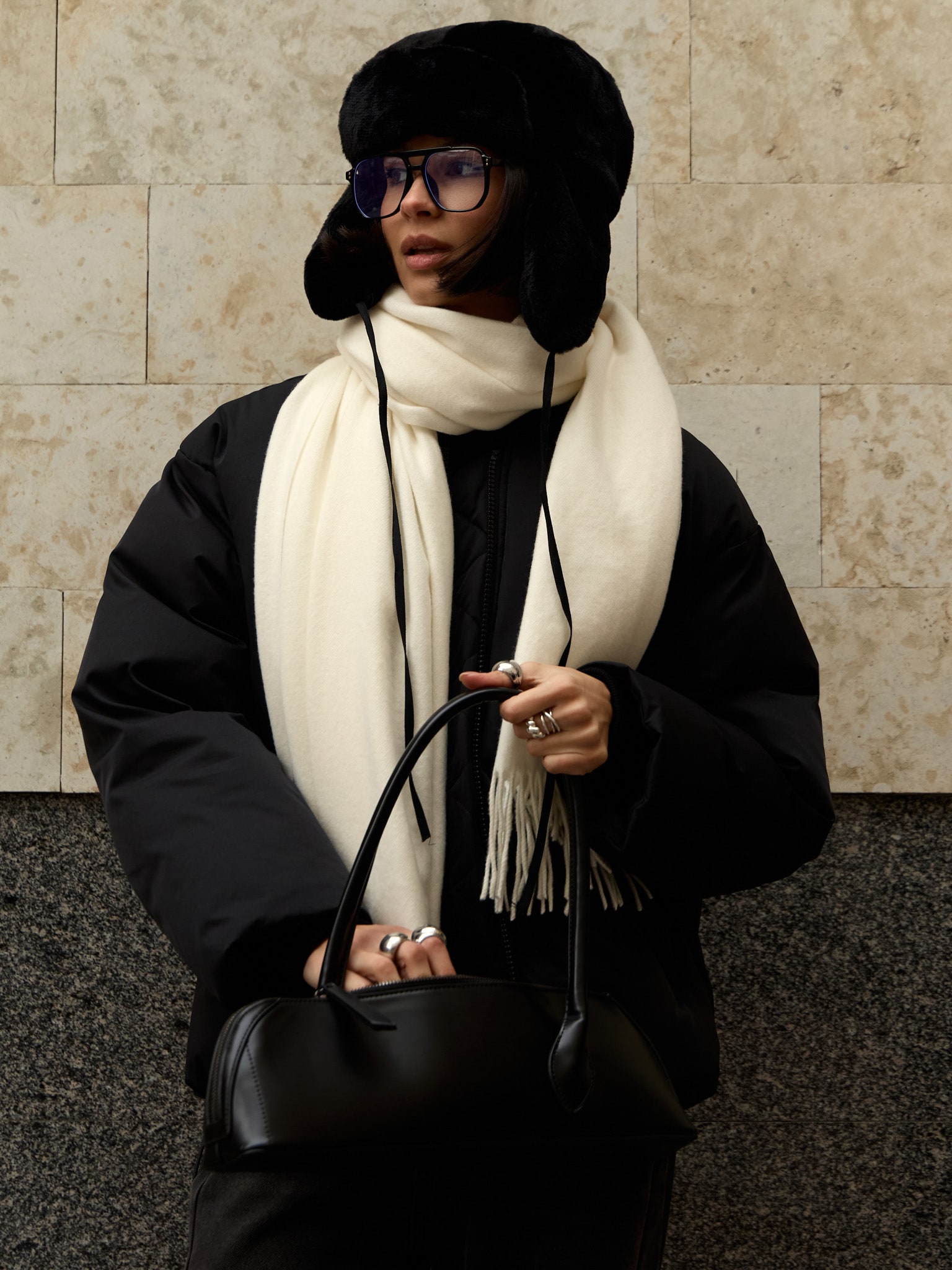 Шапка-ушанка из экомеха