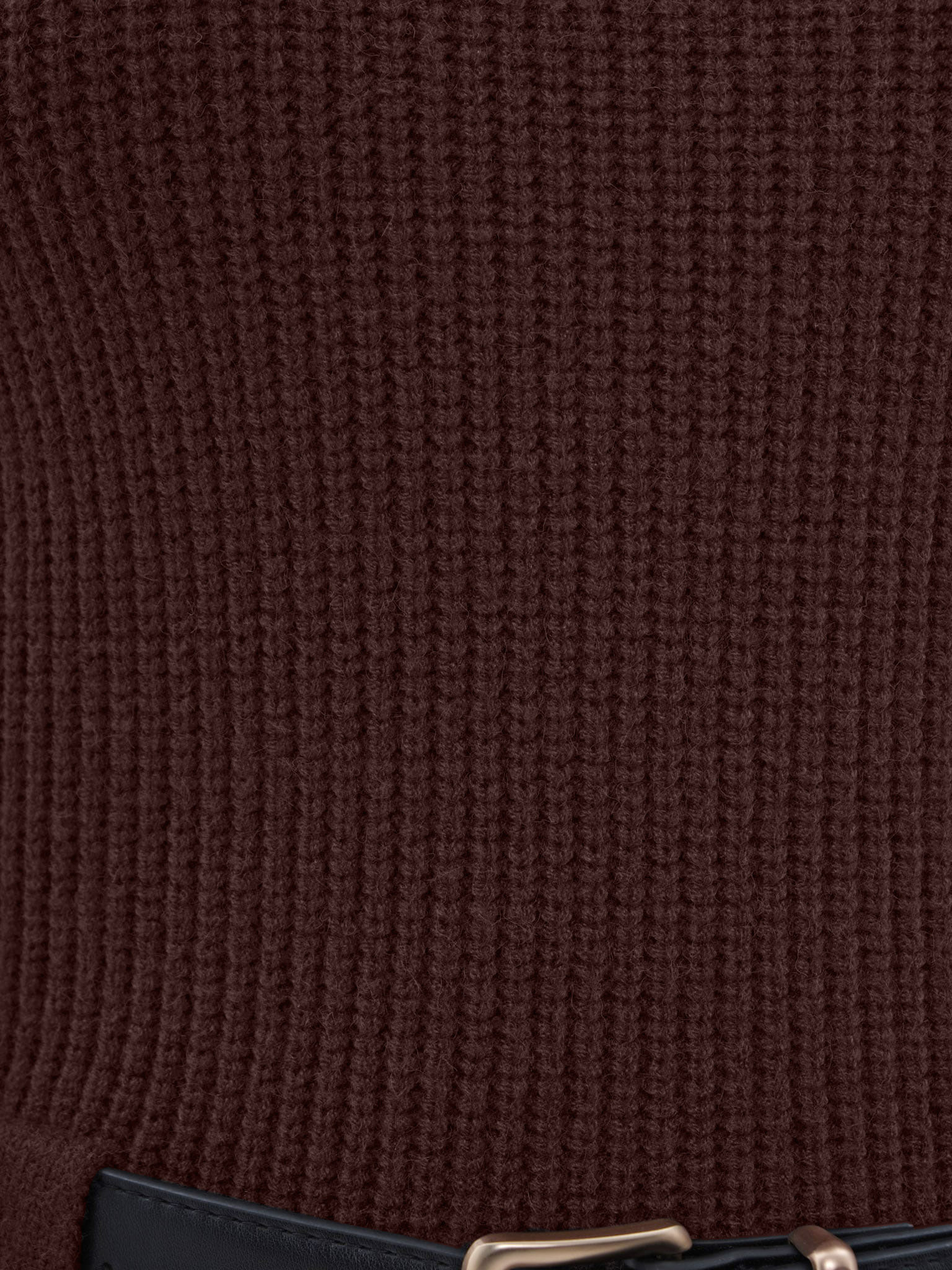 Платье мини из вязаного трикотажа с ремнем