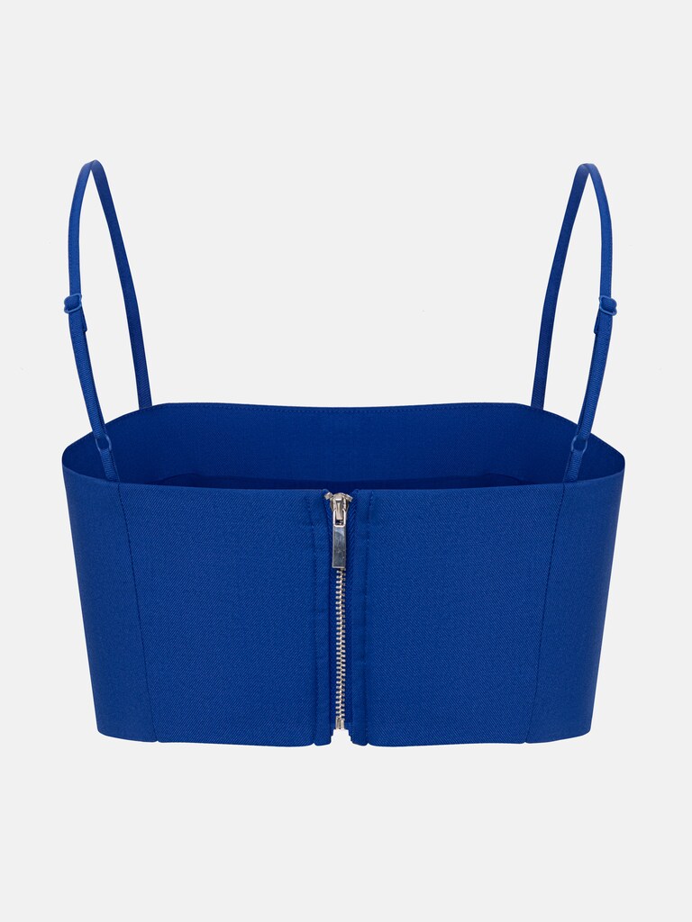 Tailliertes Oberteil mit schmalen Trägern