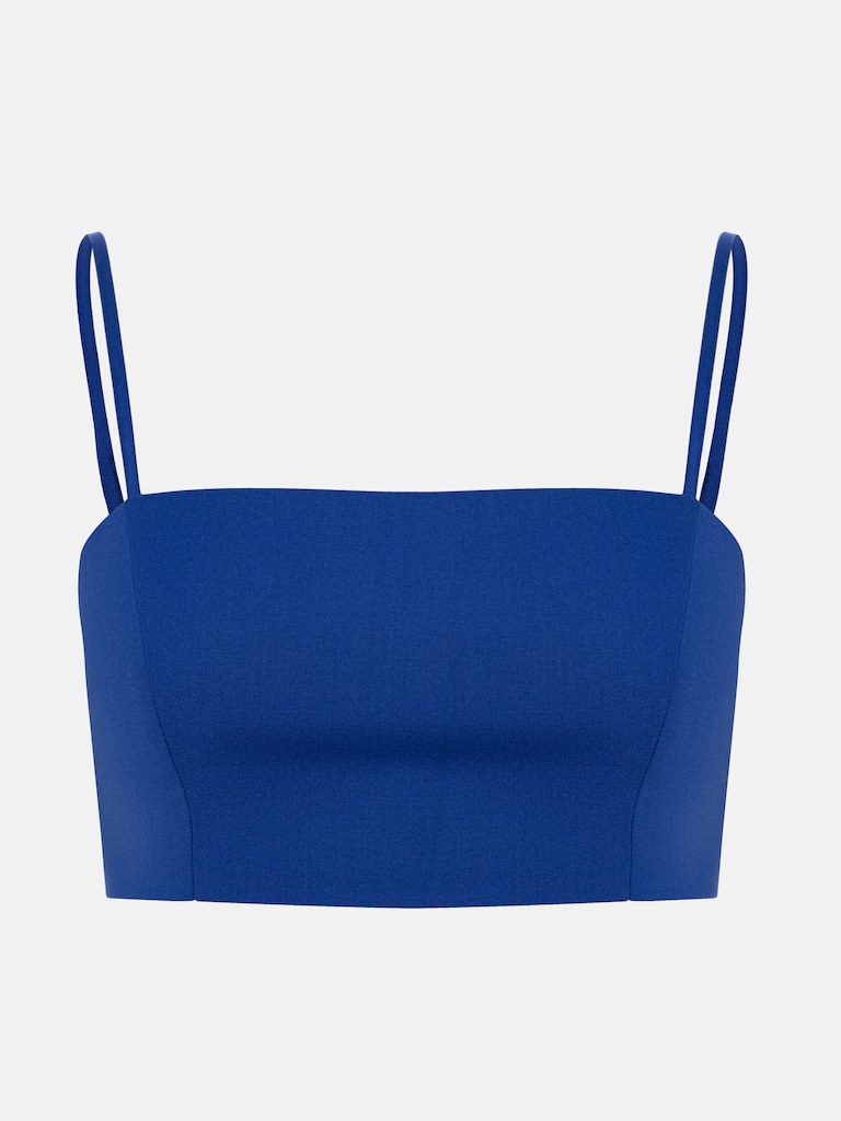 Top court avec fines bretelles