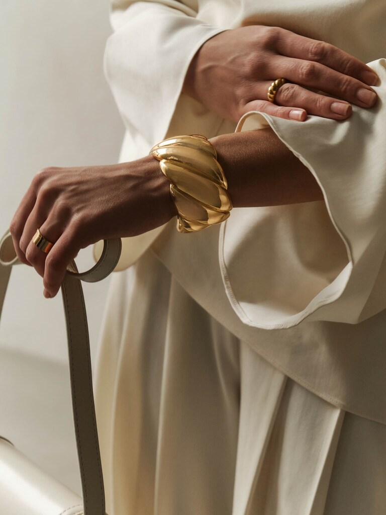 Twisted blown metal bracelet