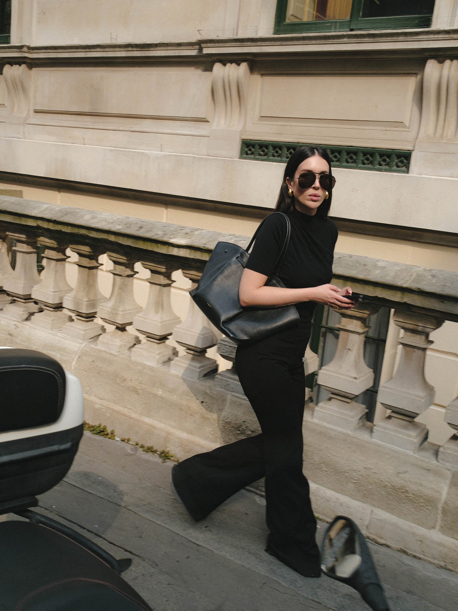 Расклешенные брюки на средней посадке :: LICHI - Online fashion store