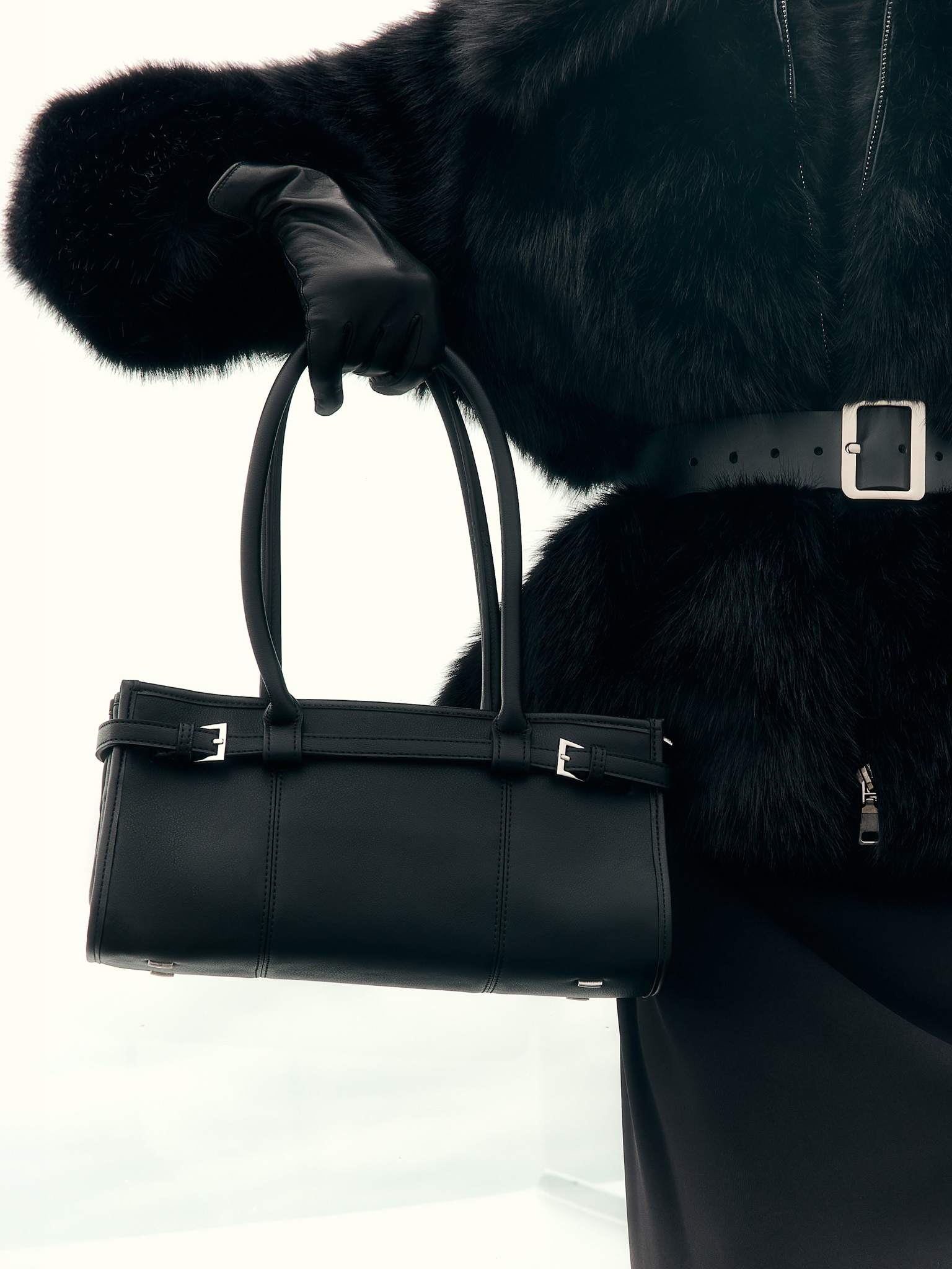 Прямоугольная сумка-багет с длинными ручками