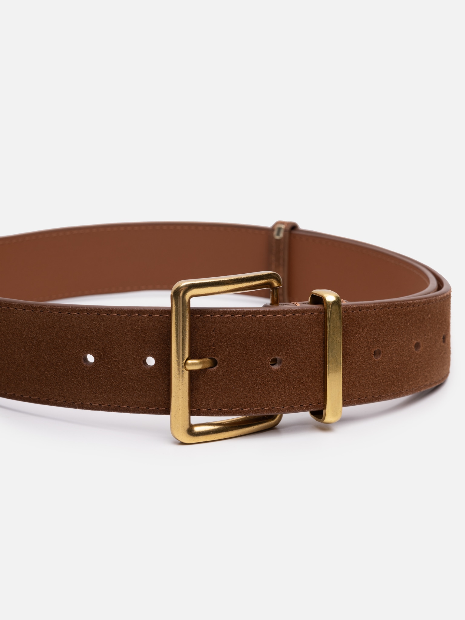 Ceinture en cuir avec clous métalliques