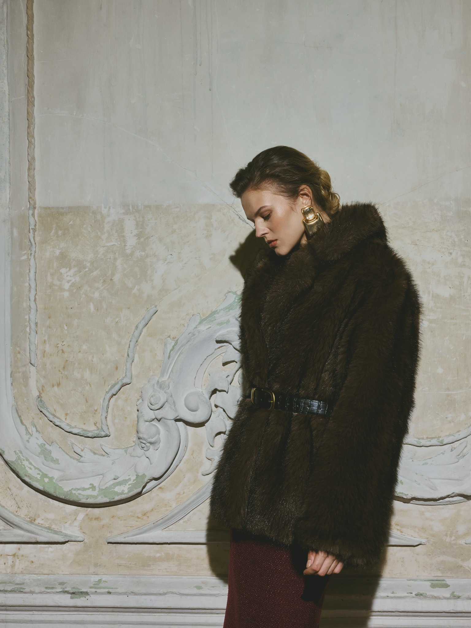 Short eco-coat with voluminous collar