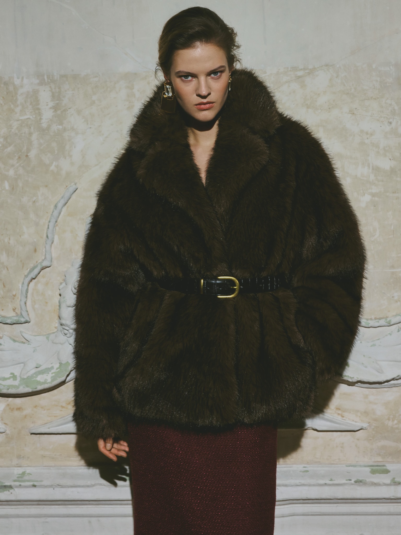 Short eco-coat with voluminous collar