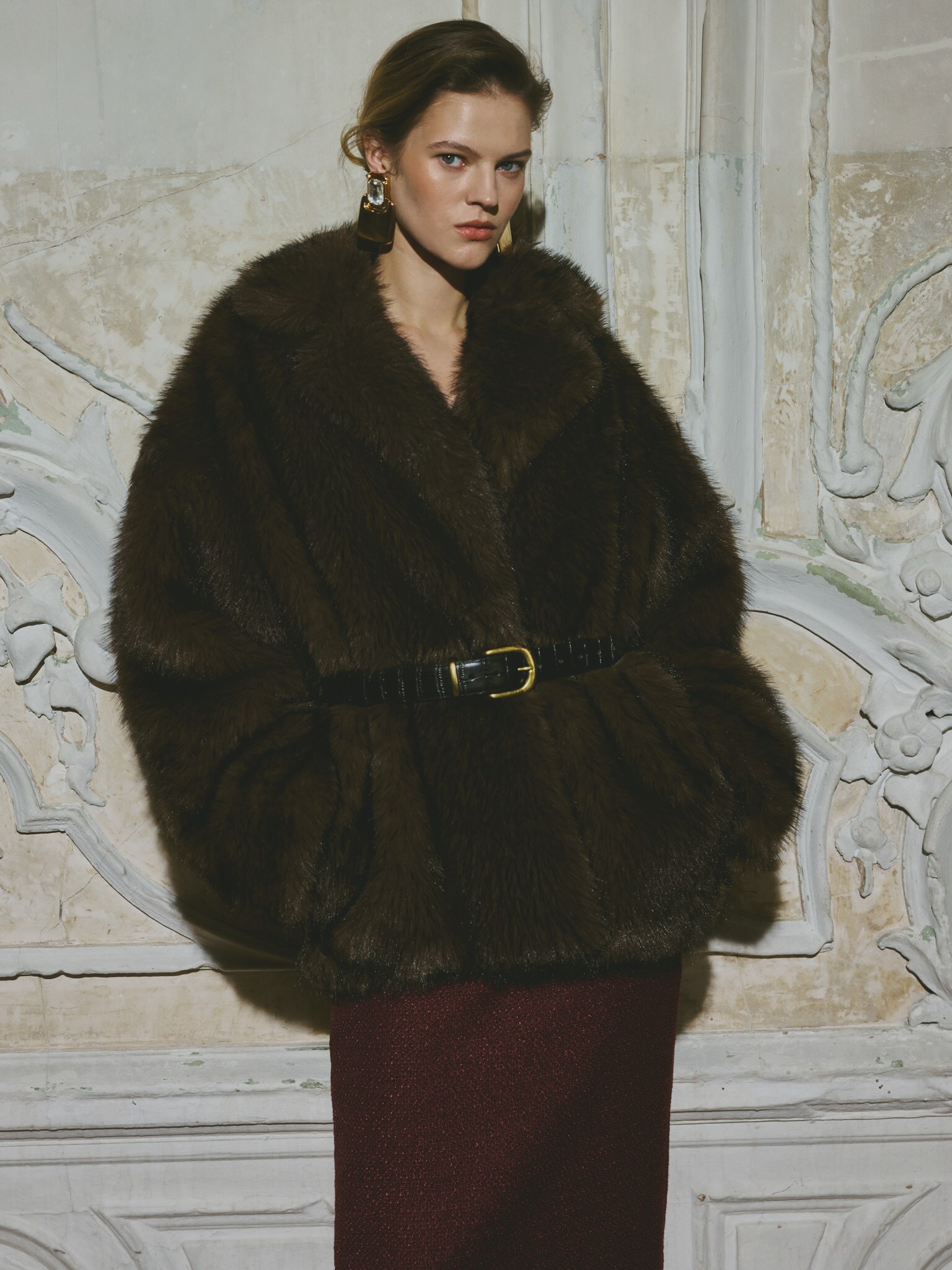 Short eco-coat with voluminous collar