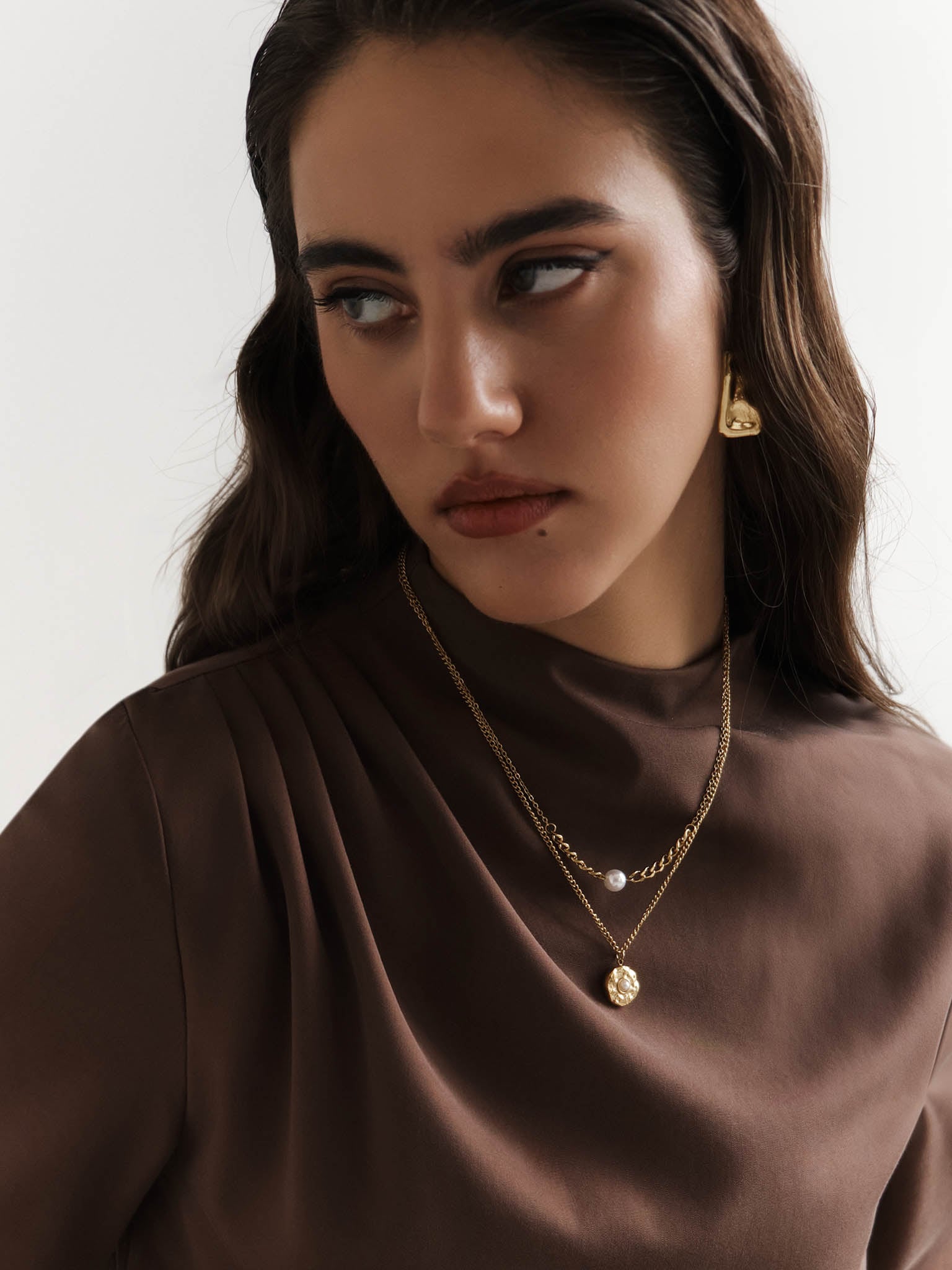 Double chain with small pendants