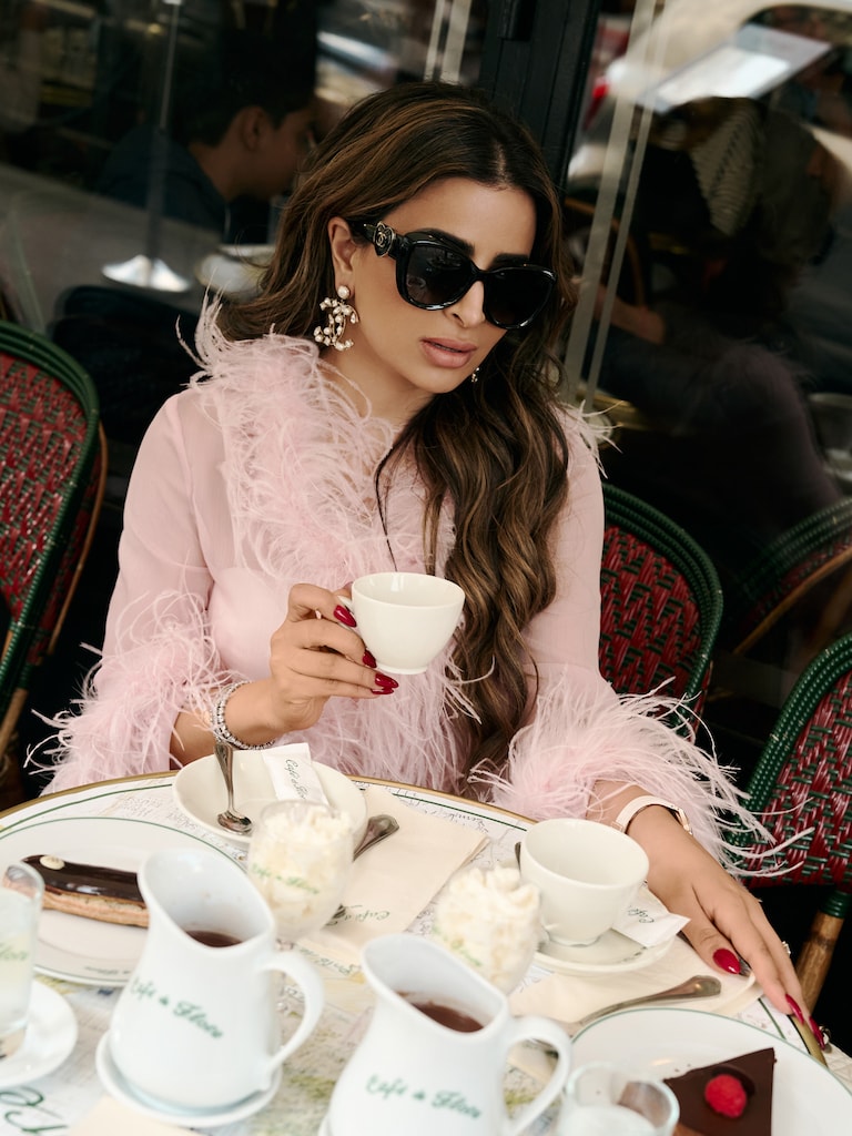 Жакет из легкой ткани с перьями