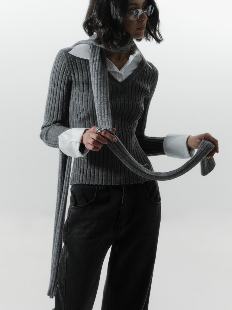 Langer gerippter Schal