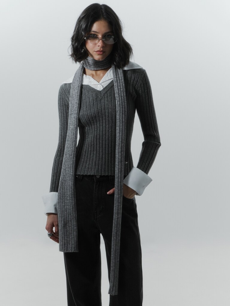 Langer gerippter Schal